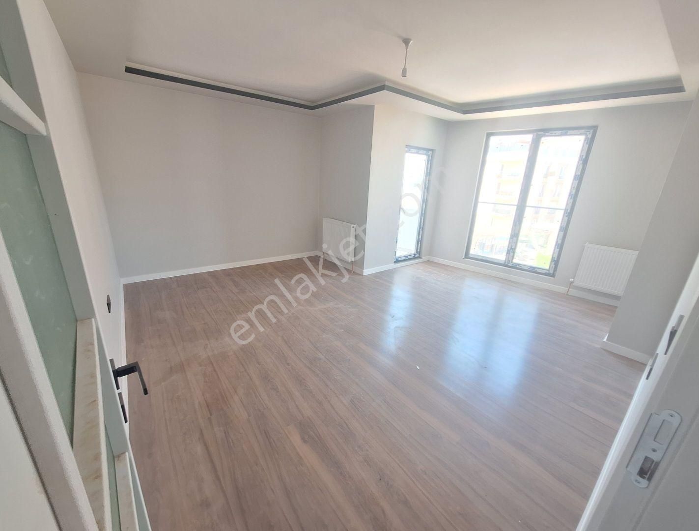 Çayırova Parkova Avm Yürüme 3+1 Lüks Arakat Asansörlü İskanlı