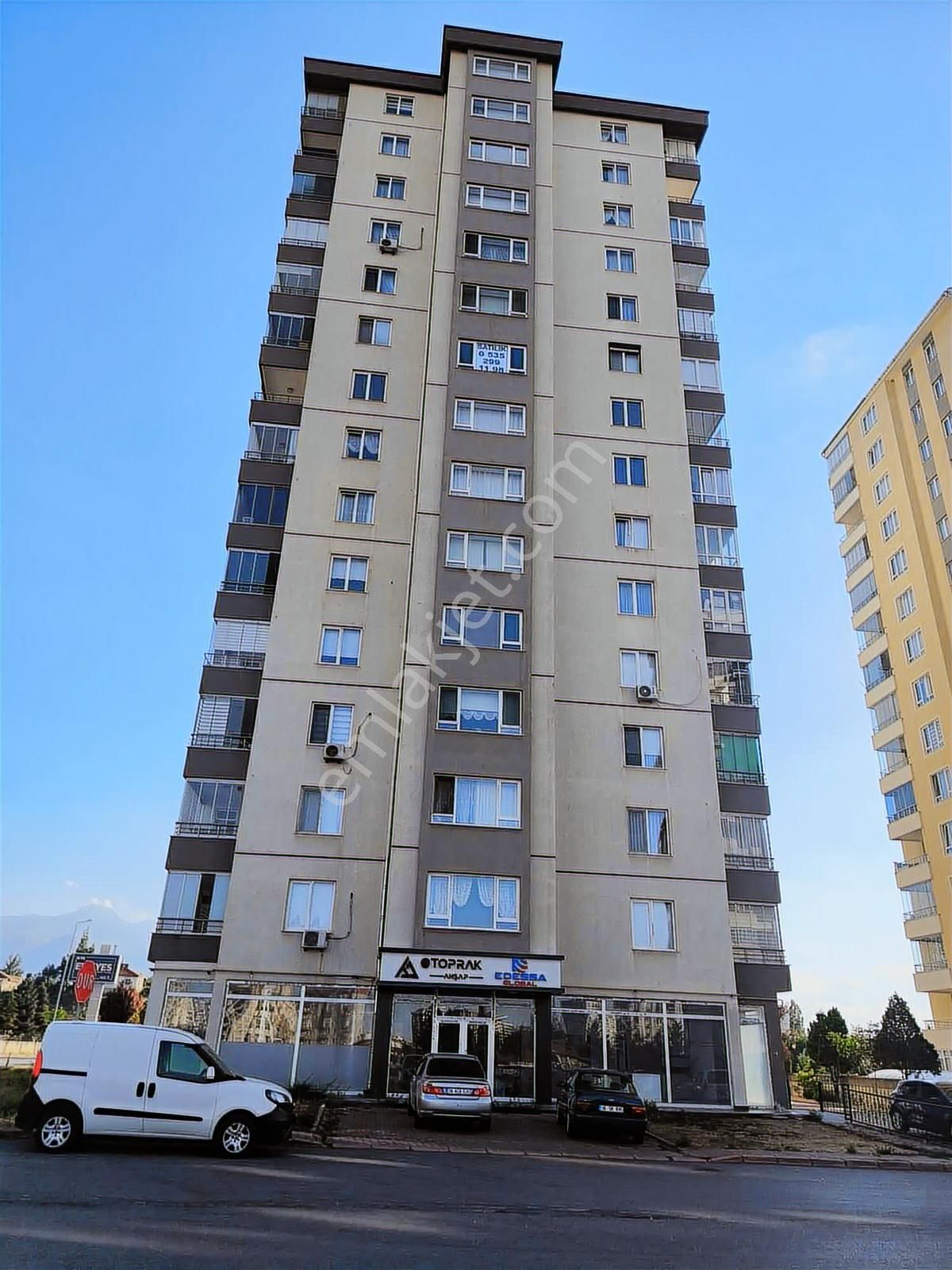 Tried - Hulusi Akar Bulvarı Üzerinde Geniş 3+1 Lüks Daire - Görsel 3