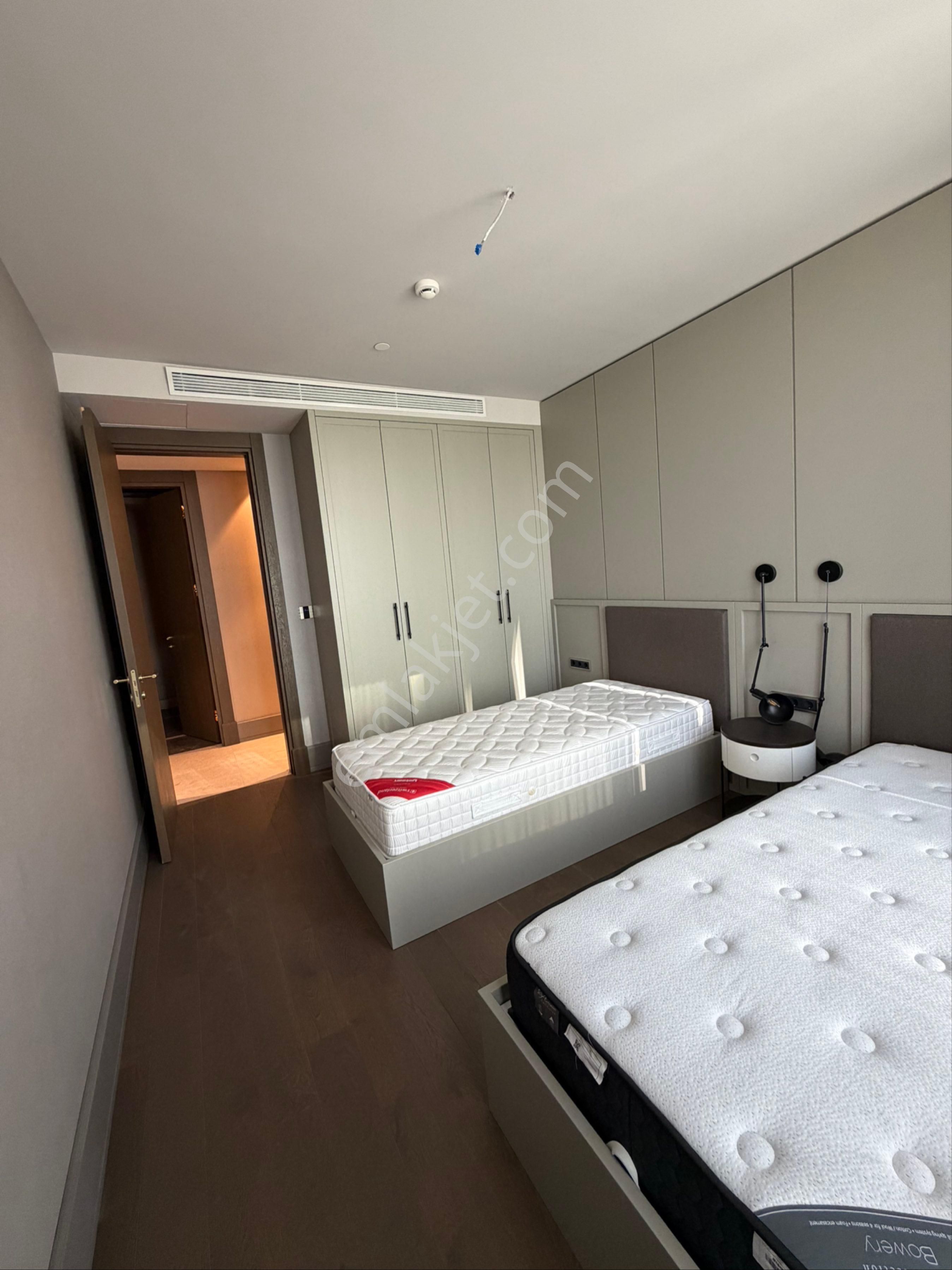 Çiğdem Emlaktan Yedimavide Kiralık Eşyalı 3+1 - Görsel 3