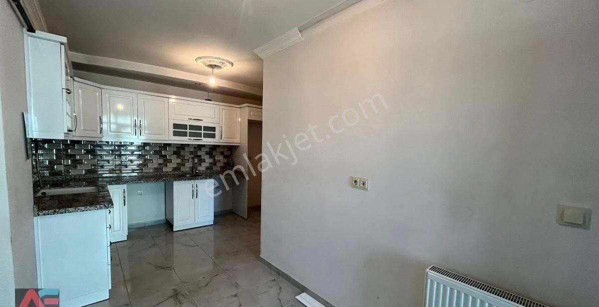 Merkezde Cam Balkonlu, Ara Kat, Süper Şık 3+1 Satılık Daire - Görsel 3