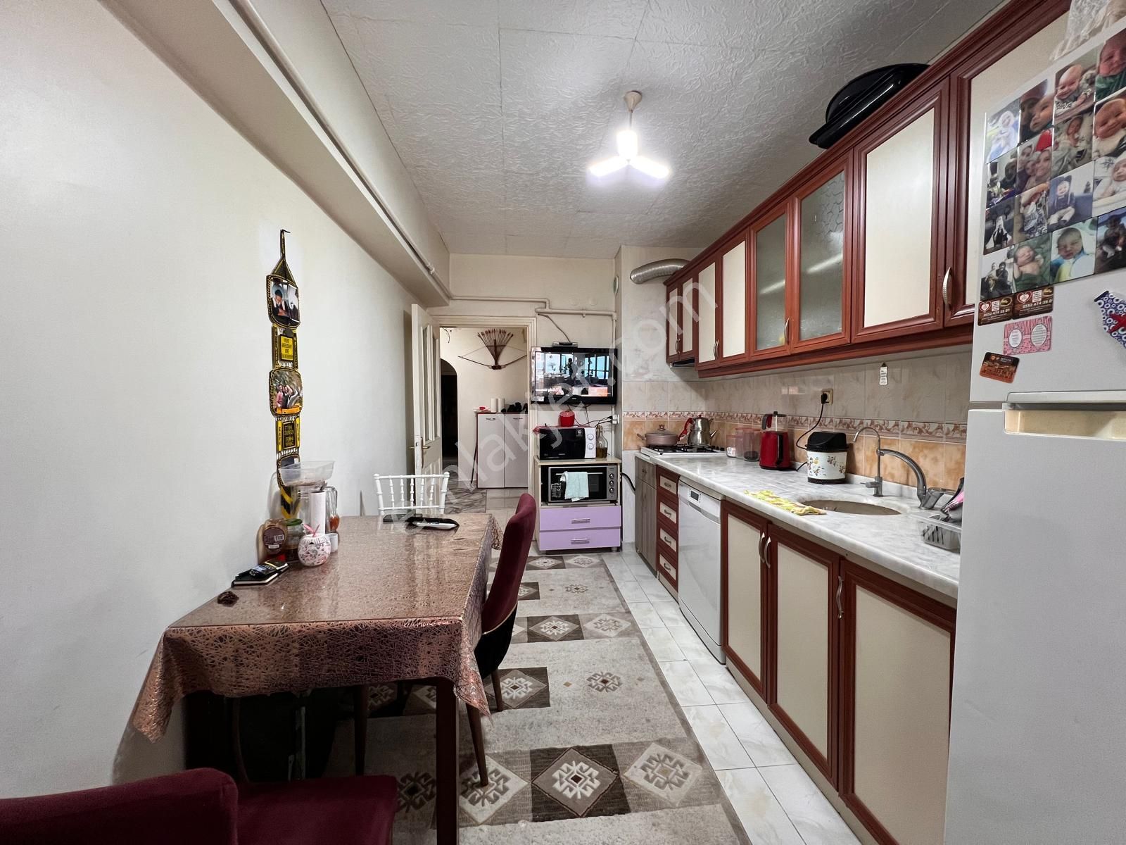 Kalecik Emlak'tan Ara Kat'da Güney Cephe Çift Balkonlu 3+1