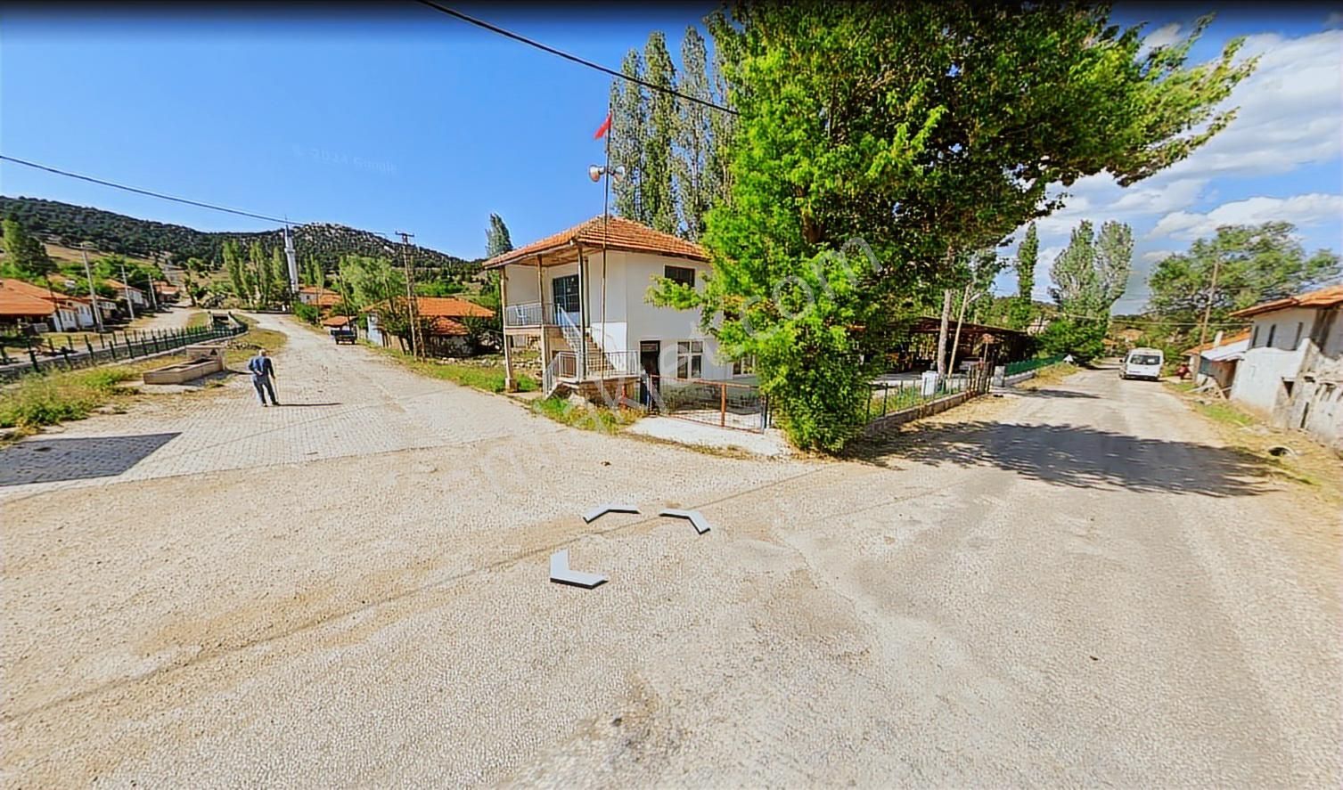 Burdur Merkez Ulupınarda Cazip Fiyatlı Asfalt Kenarı Arsa