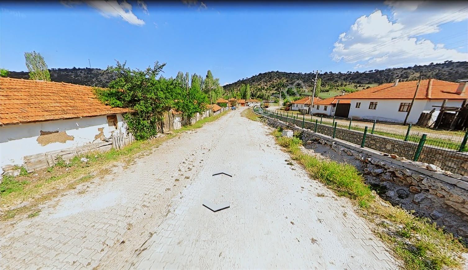 Burdur Merkez Ulupınarda Cazip Fiyatlı Asfalt Kenarı Arsa - Görsel 4