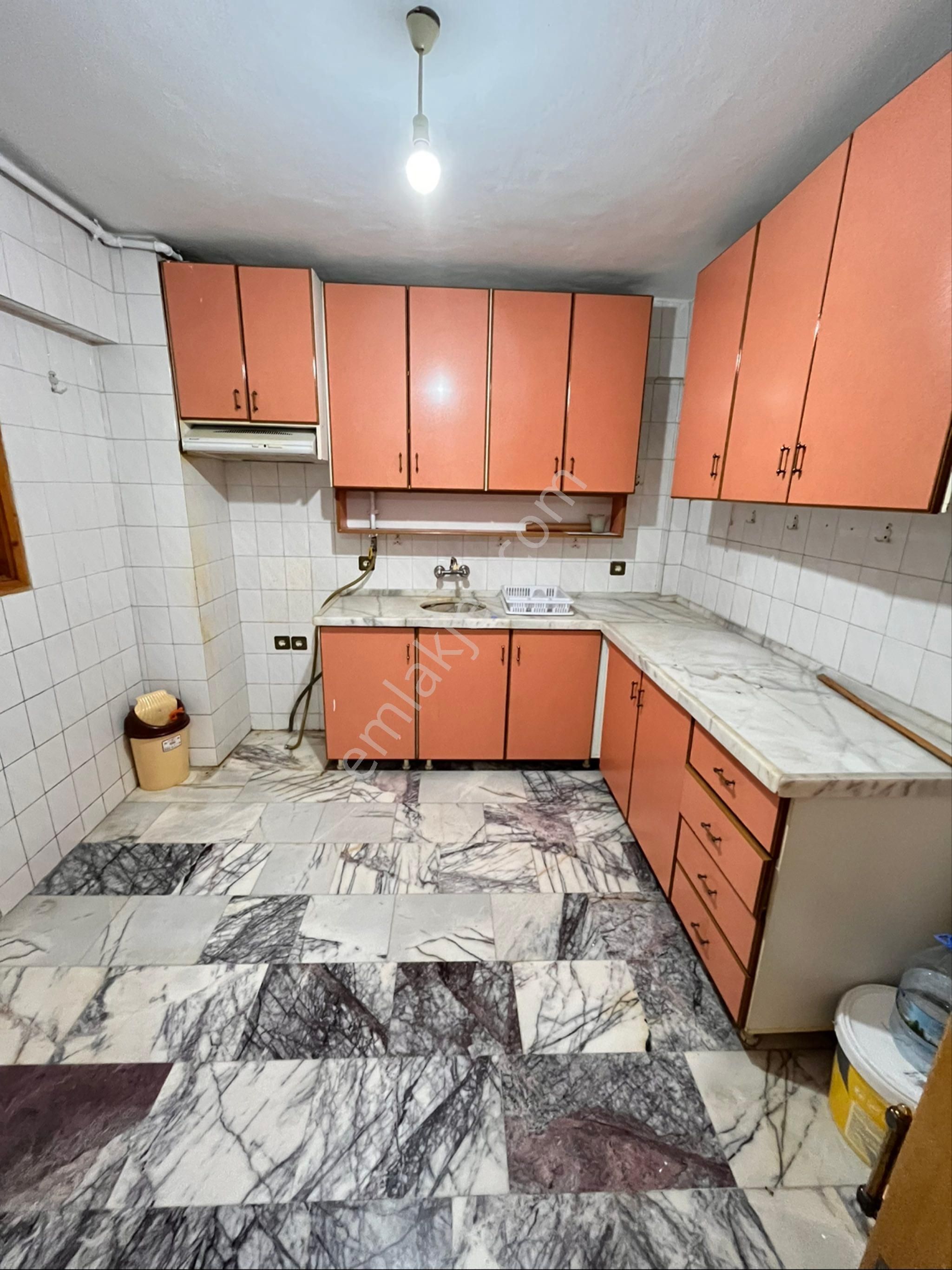 Üçkuyularda 3+1 130m2 Arakat Temiz Bakımlı D.gazlı Daire - Görsel 8