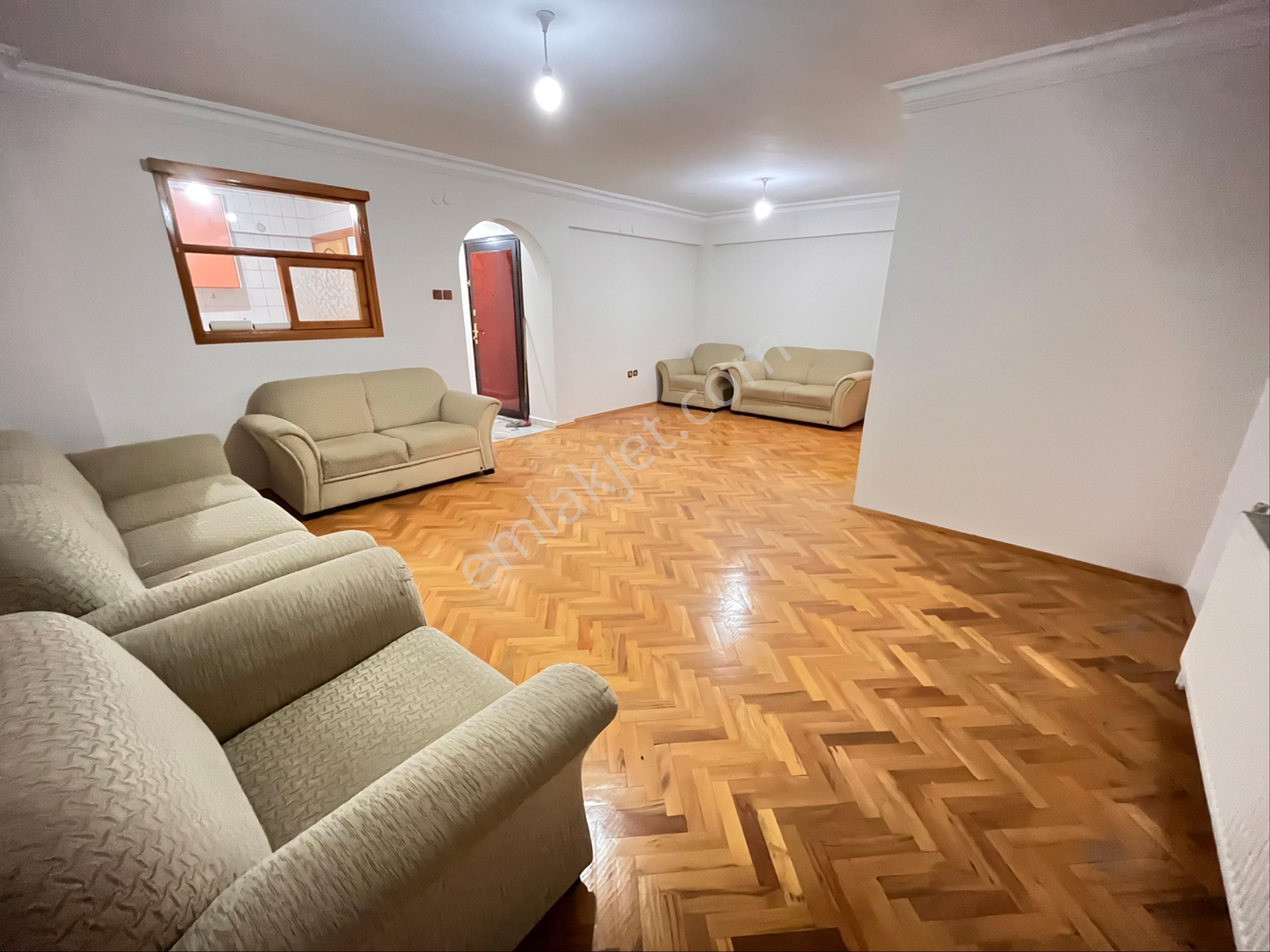 Üçkuyularda 3+1 130m2 Arakat Temiz Bakımlı D.gazlı Daire - Görsel 3