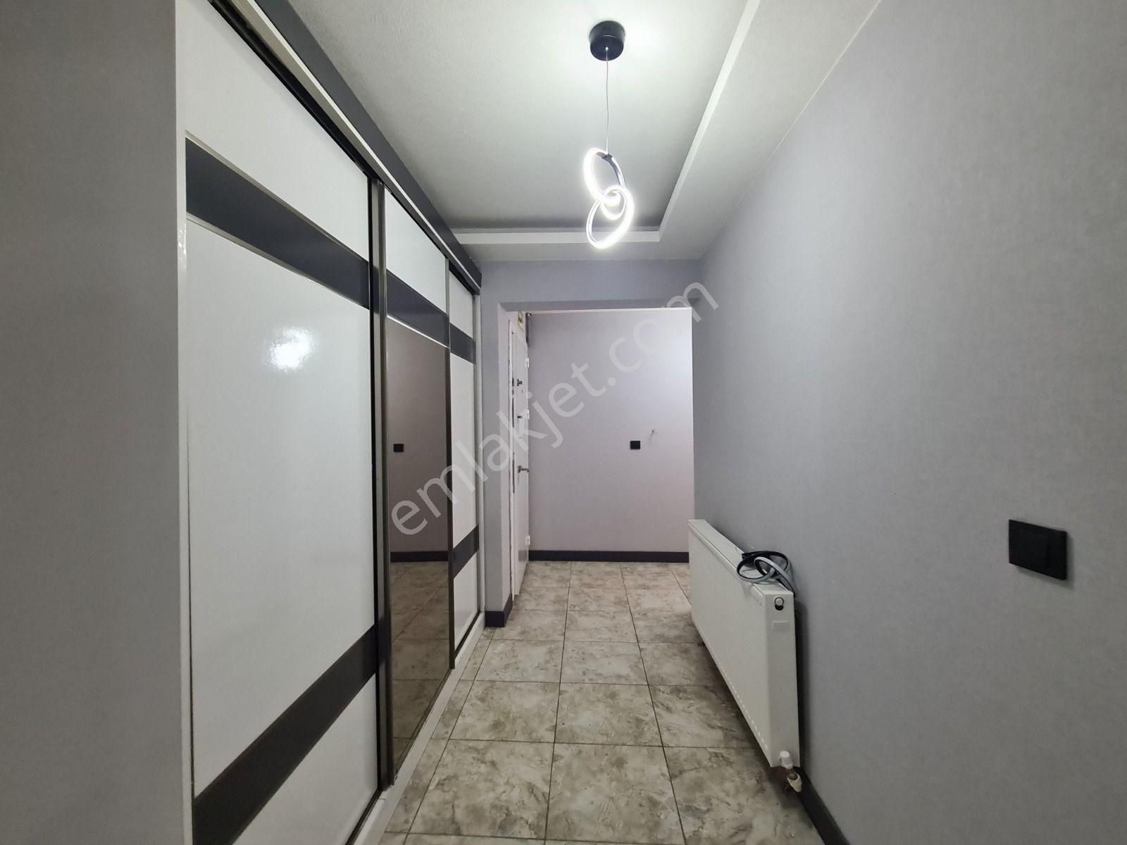 Karakeçili Caddesinde Full Yapılı Cepheleri Açık 4+1 Daire - Görsel 14