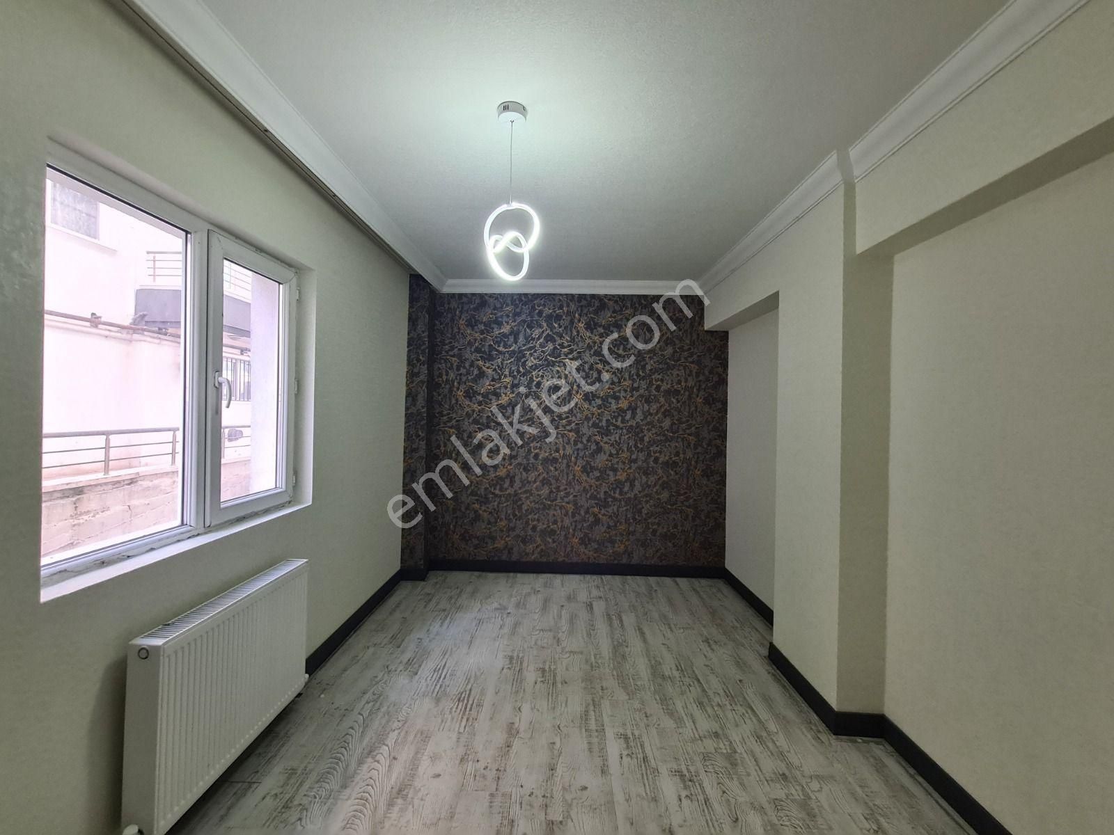 Karakeçili Caddesinde Full Yapılı Cepheleri Açık 4+1 Daire - Görsel 24