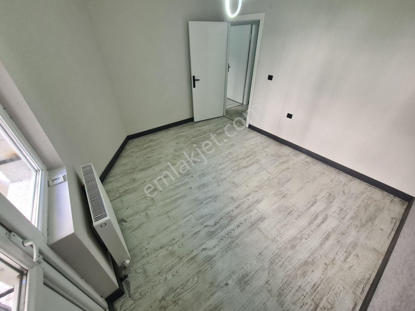 Karakeçili Caddesinde Full Yapılı Cepheleri Açık 4+1 Daire - Görsel 18