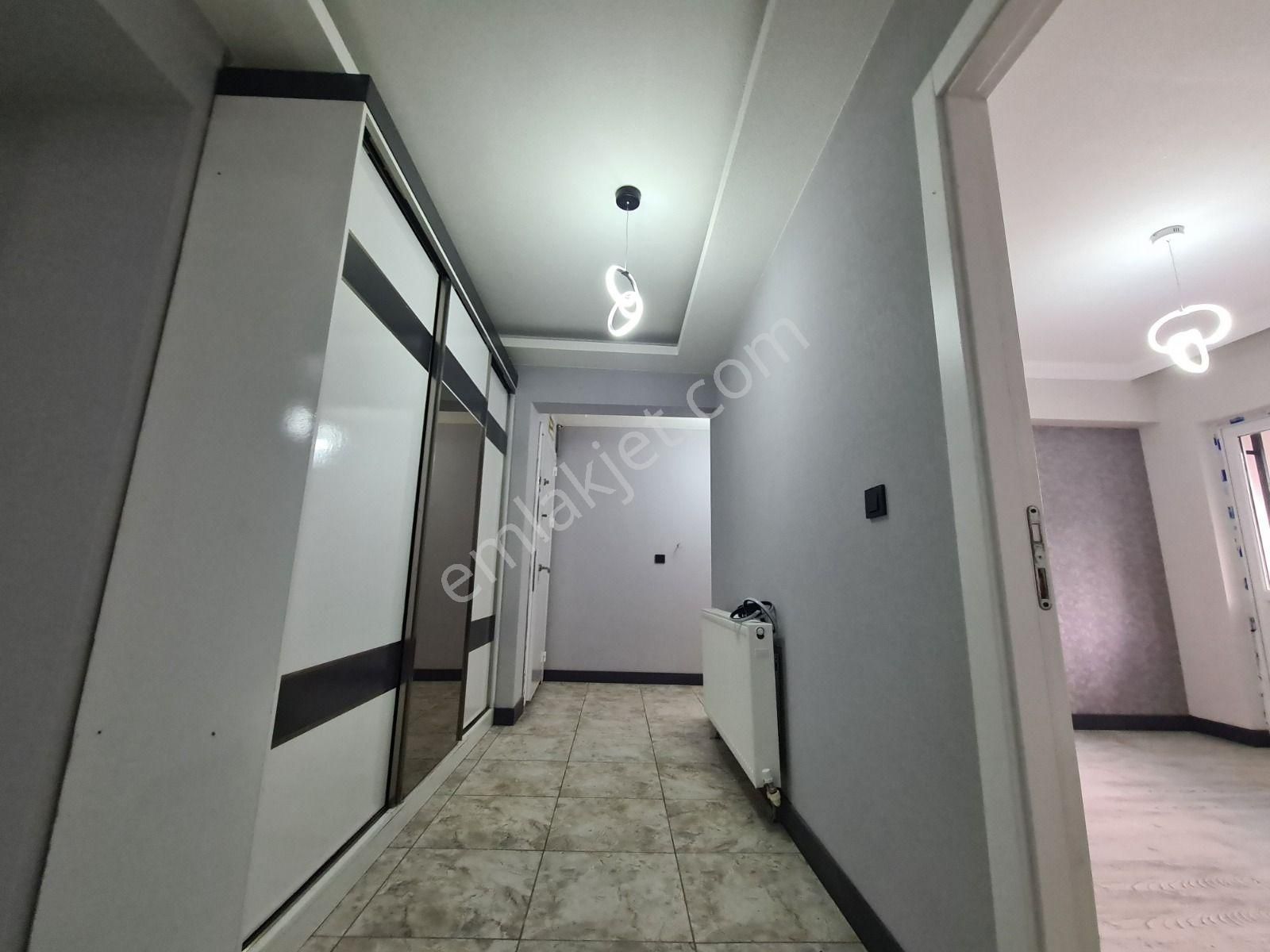 Karakeçili Caddesinde Full Yapılı Cepheleri Açık 4+1 Daire