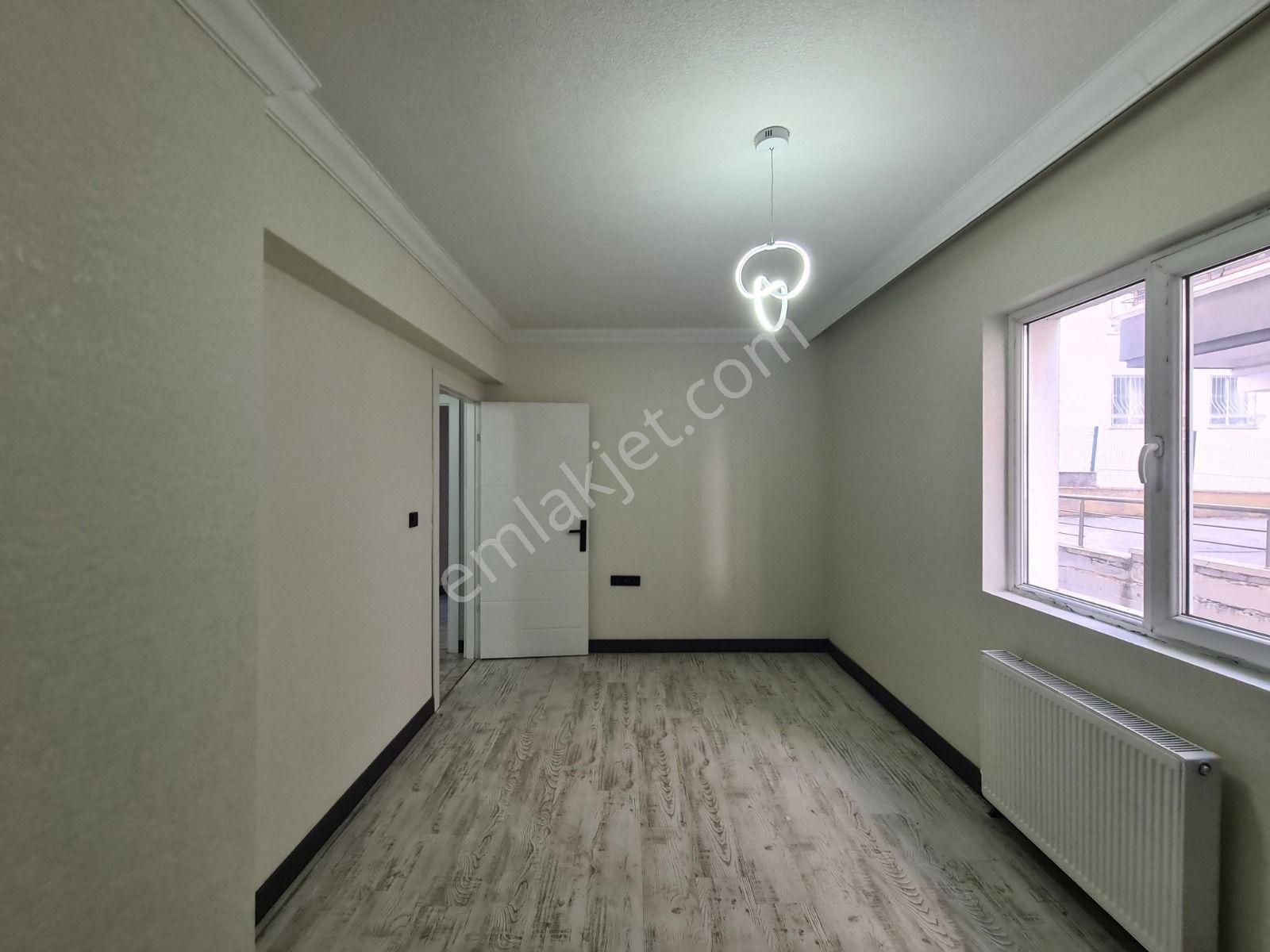 Karakeçili Caddesinde Full Yapılı Cepheleri Açık 4+1 Daire - Görsel 25