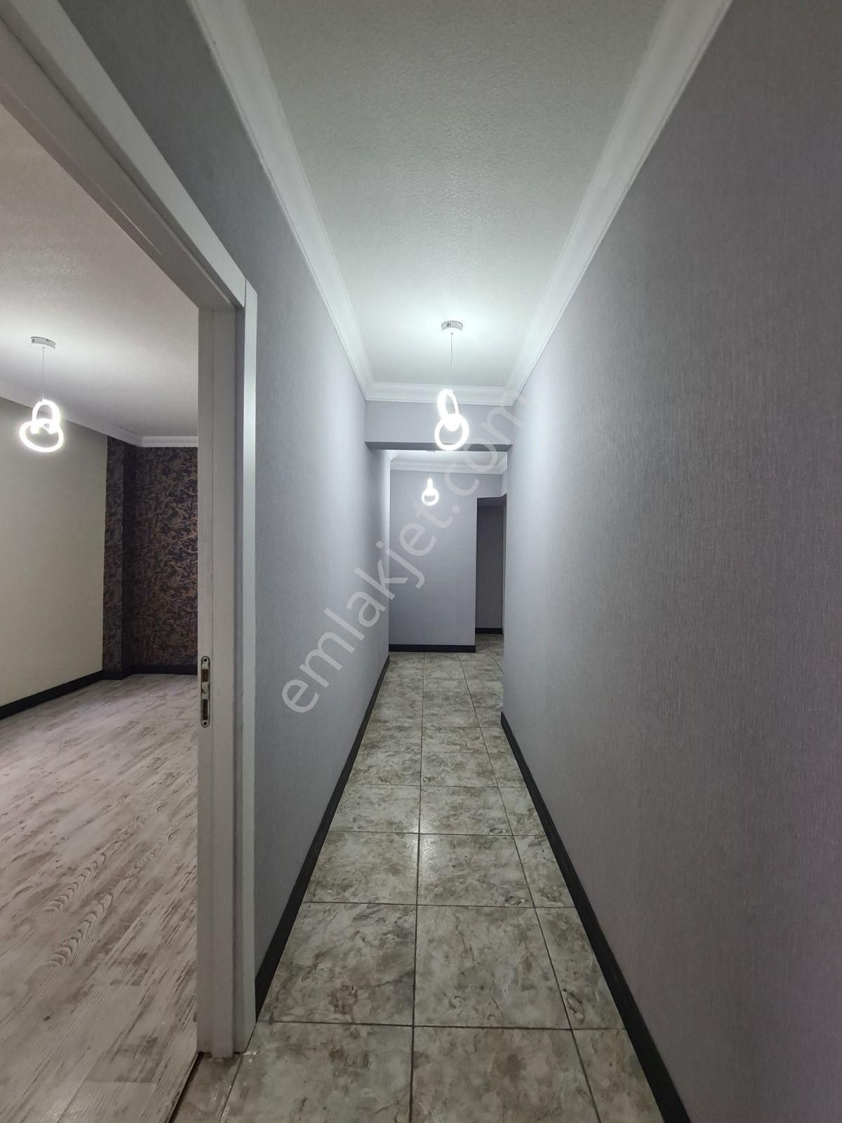 Karakeçili Caddesinde Full Yapılı Cepheleri Açık 4+1 Daire - Görsel 29