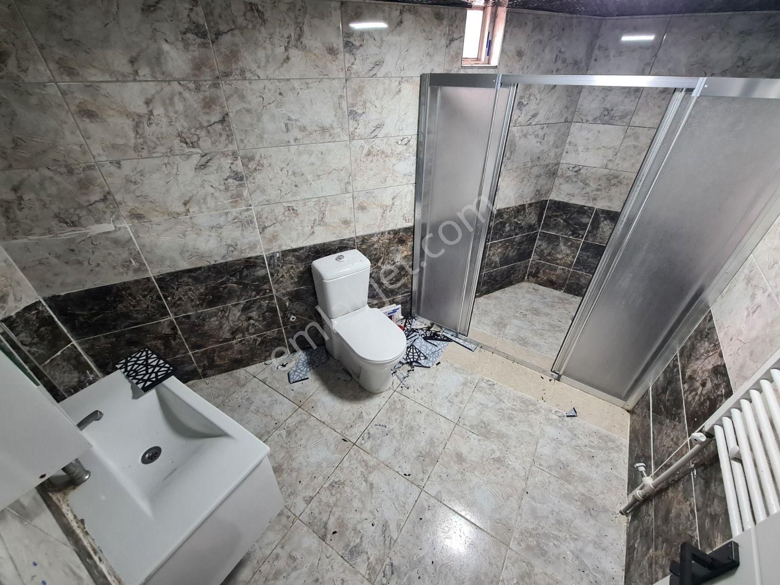 Karakeçili Caddesinde Full Yapılı Cepheleri Açık 4+1 Daire - Görsel 23