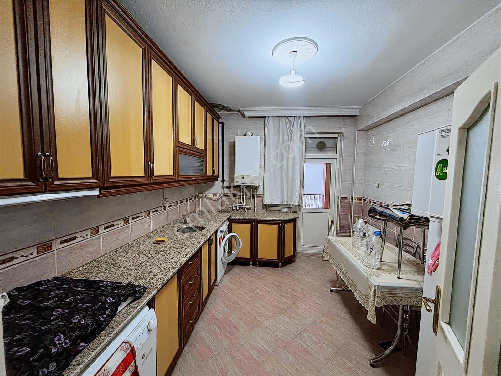 Fatih Mah / Cadde Üzeri / Ara Kat / 3+1 / Satılık - Görsel 2