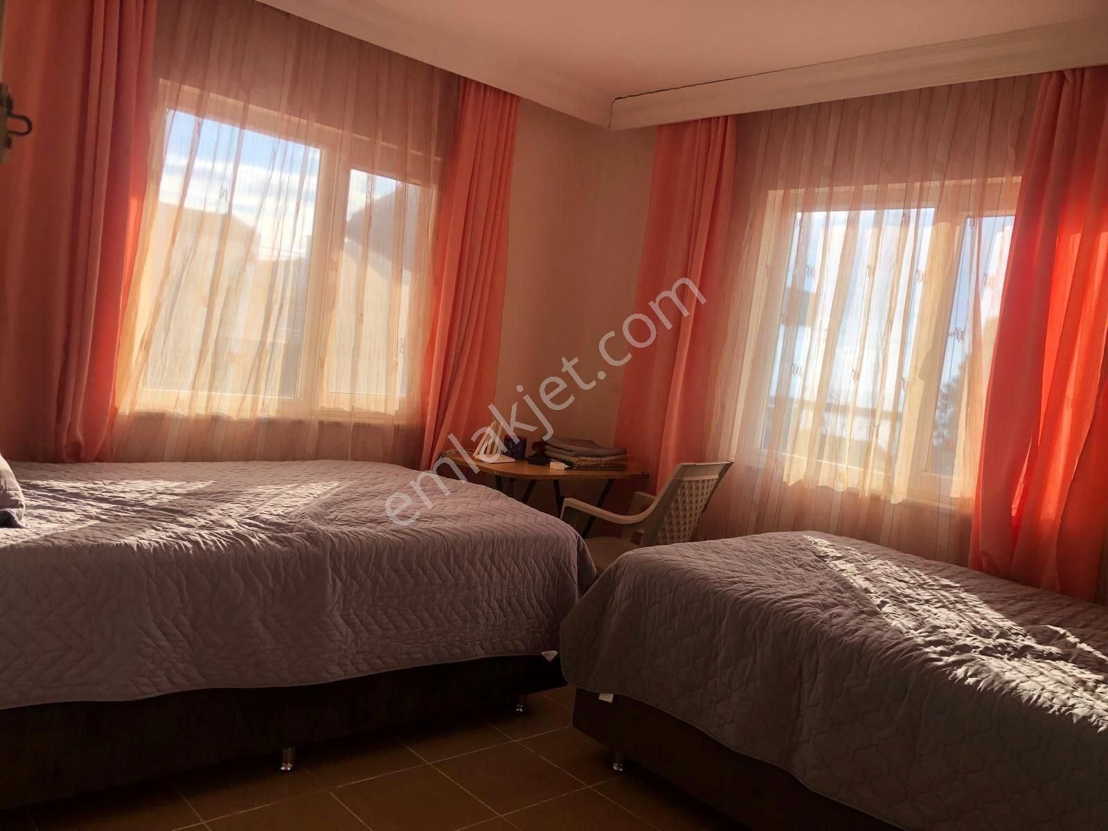 Altınova Öğretmenler Sitesinde Deniz Manzaralı Satılık Villa - Görsel 15