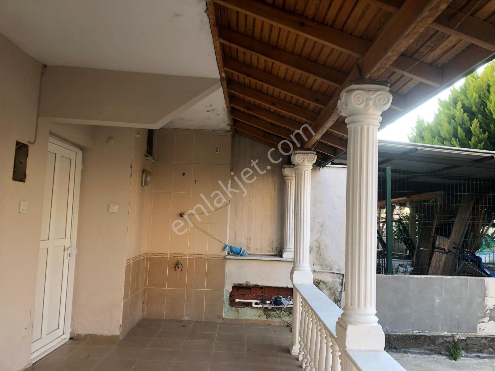 Altınova Öğretmenler Sitesinde Deniz Manzaralı Satılık Villa - Görsel 5