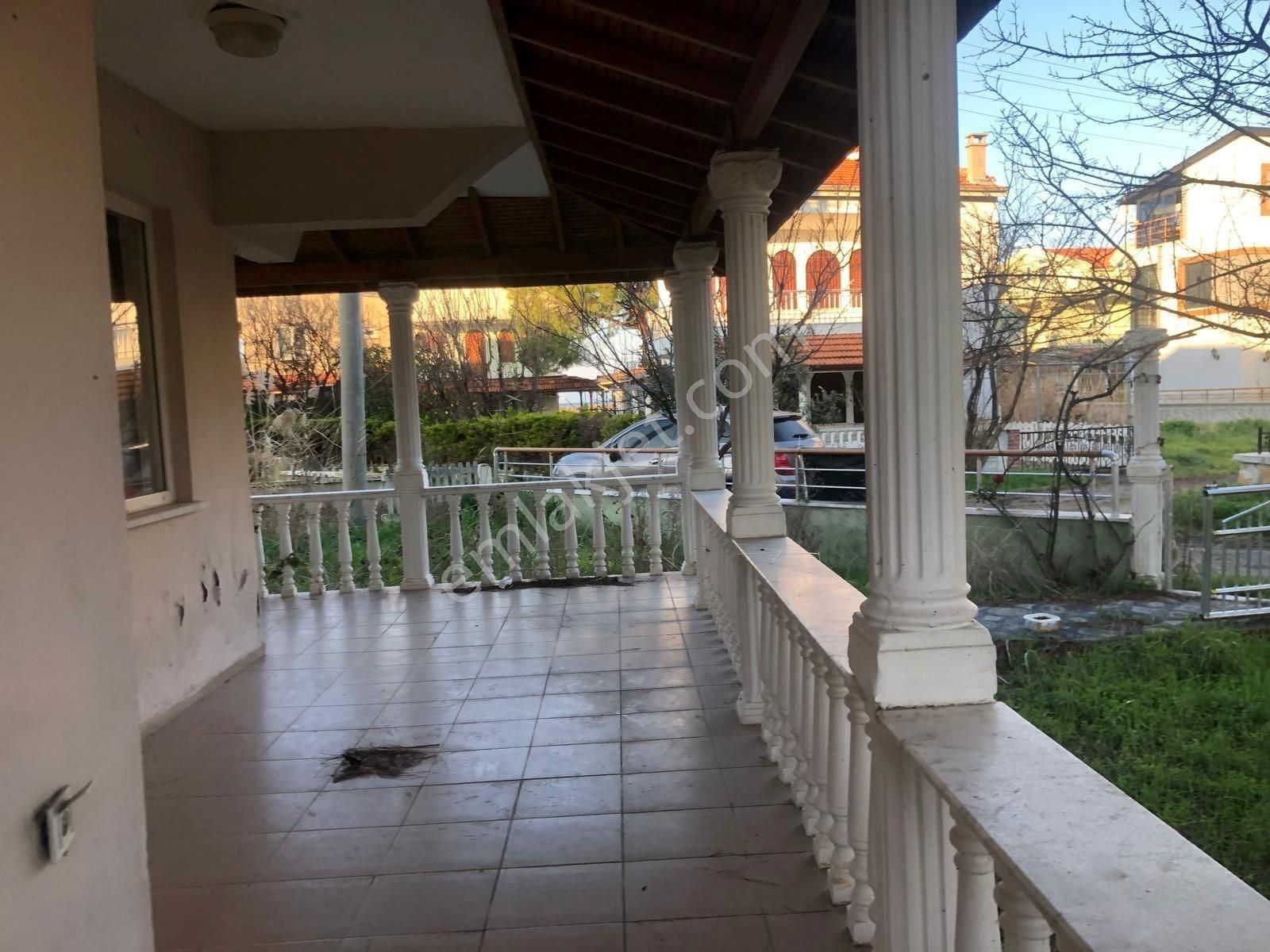 Altınova Öğretmenler Sitesinde Deniz Manzaralı Satılık Villa - Görsel 3