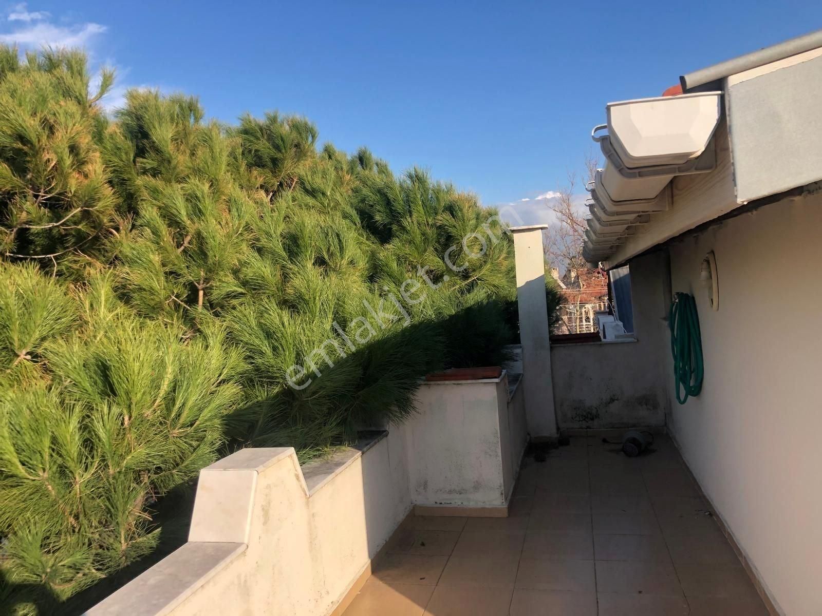 Altınova Öğretmenler Sitesinde Deniz Manzaralı Satılık Villa - Görsel 27