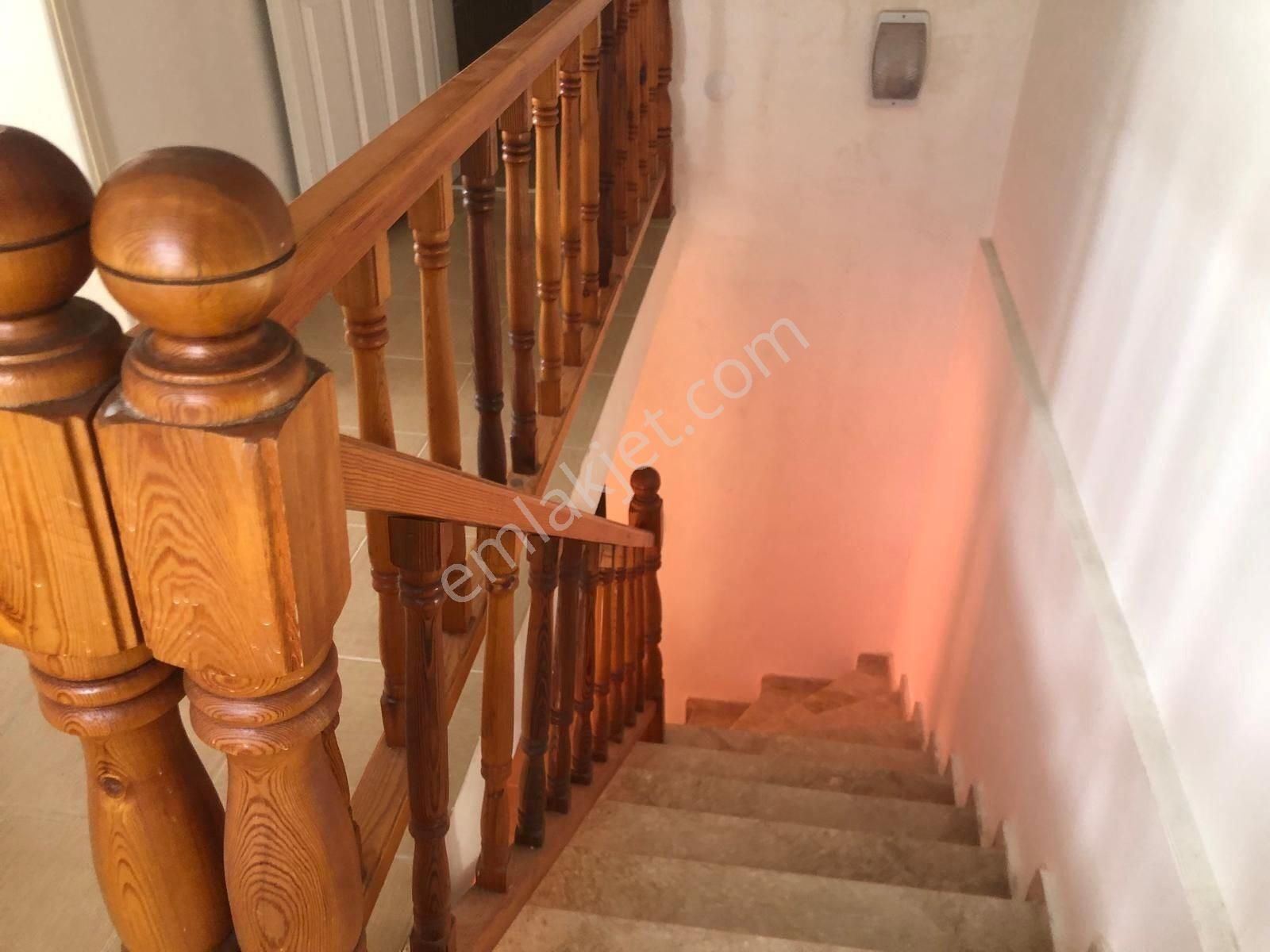 Altınova Öğretmenler Sitesinde Deniz Manzaralı Satılık Villa - Görsel 23