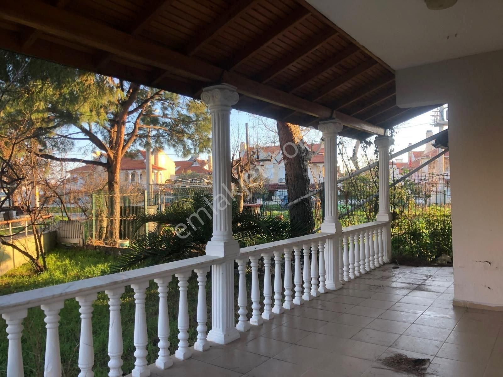 Altınova Öğretmenler Sitesinde Deniz Manzaralı Satılık Villa - Görsel 2