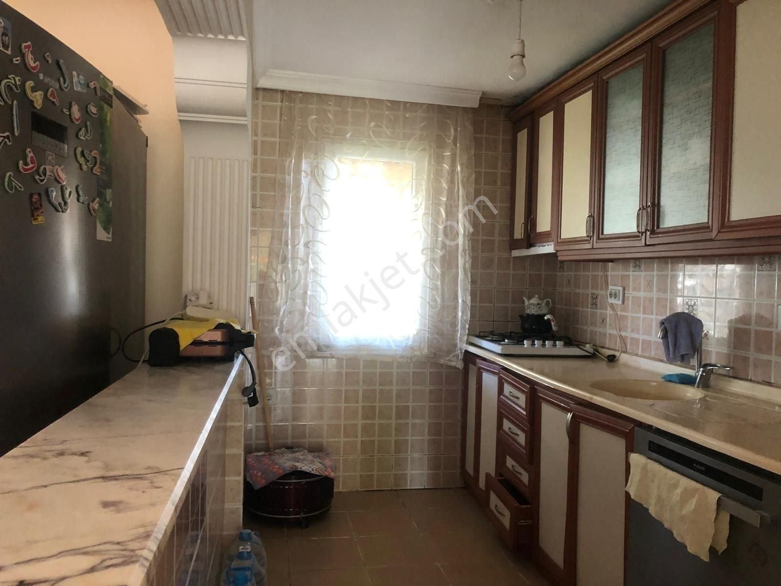 Altınova Öğretmenler Sitesinde Deniz Manzaralı Satılık Villa - Görsel 9