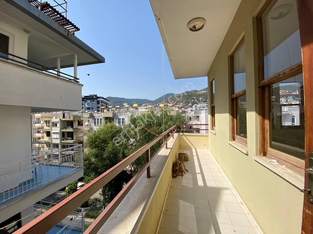 Alanya Merkezde Asansörlü 2+1 Ayrı Mutfak 120 M2 Boş Temiz Daire - Görsel 4