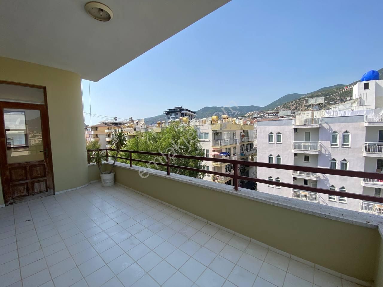 Alanya Merkezde Asansörlü 2+1 Ayrı Mutfak 120 M2 Boş Temiz Daire - Görsel 8
