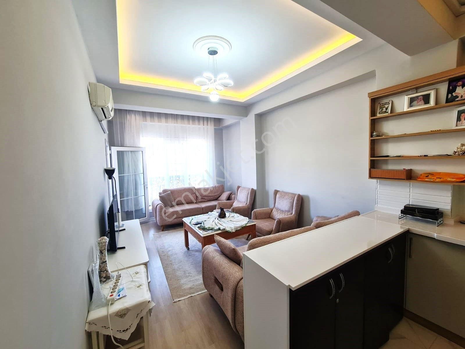 Edremit Kadıköy'de Aygül'den Ara Kat Ön Cephe 1 Yaşında Doğalgazlı Asansörlü 2+1 Acill Satılık Daire - Görsel 3