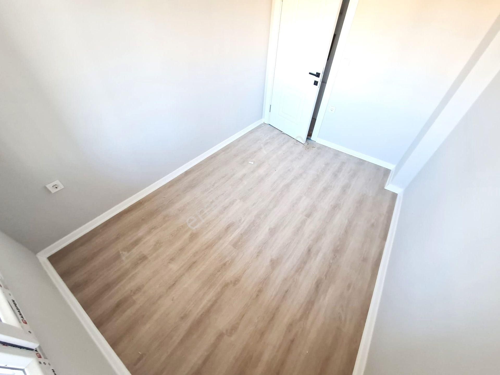 Edremit Kadıköy'de Aygül'den Ara Kat Ön Cephe 1 Yaşında Doğalgazlı Asansörlü 2+1 Acill Satılık Daire - Görsel 28