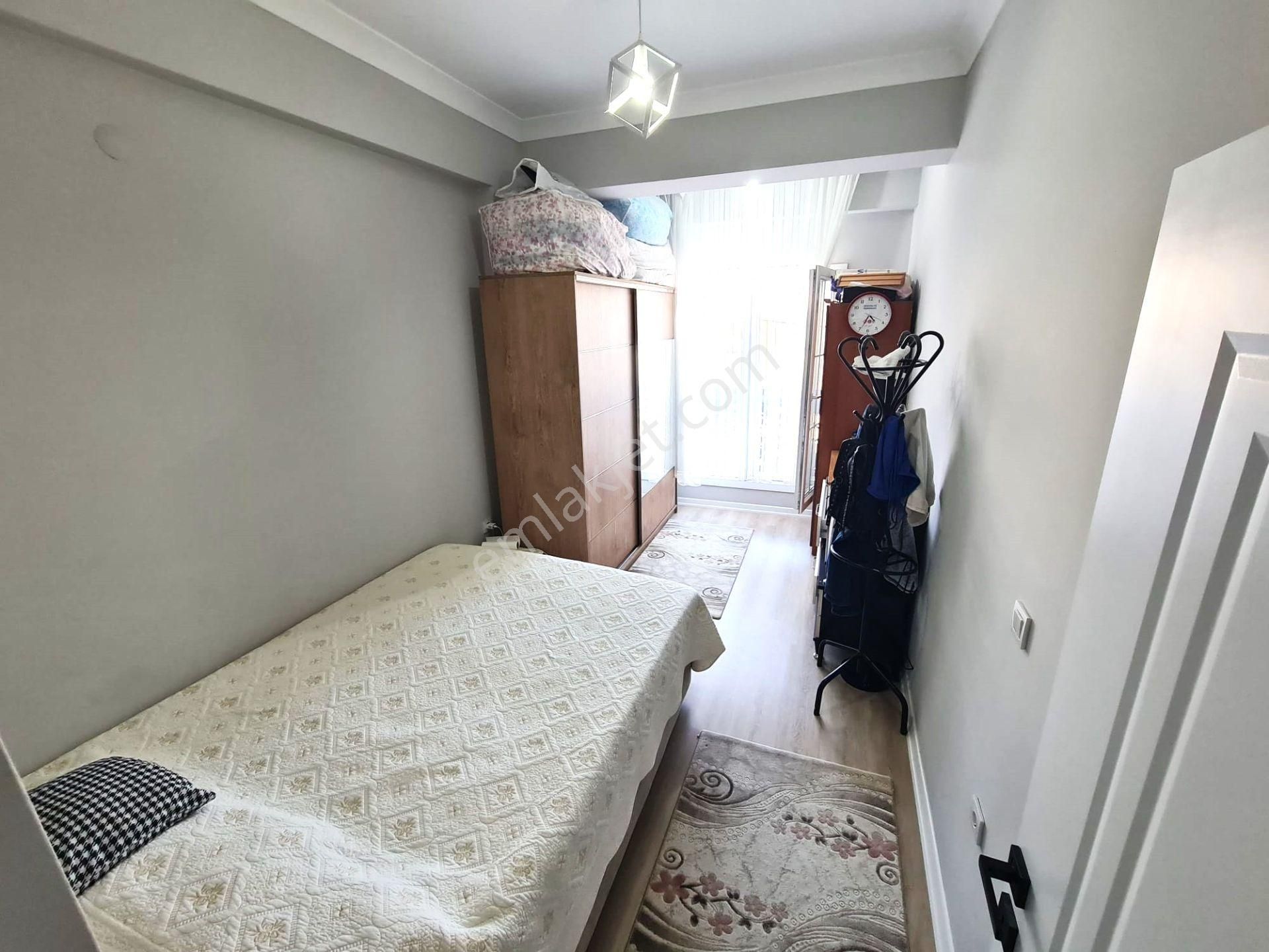 Edremit Kadıköy'de Aygül'den Ara Kat Ön Cephe 1 Yaşında Doğalgazlı Asansörlü 2+1 Acill Satılık Daire - Görsel 22