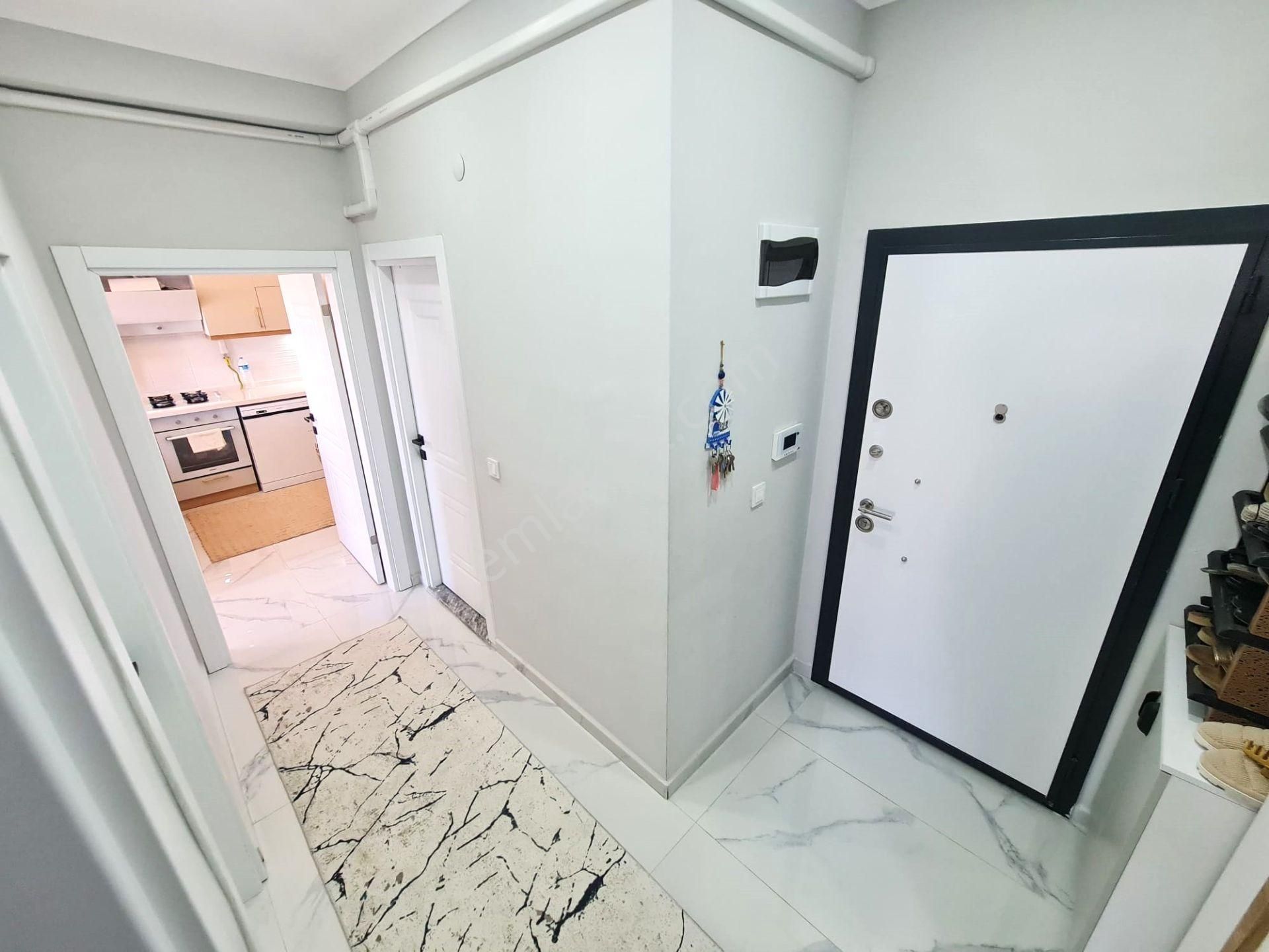 Edremit Kadıköy'de Aygül'den Ara Kat Ön Cephe 1 Yaşında Doğalgazlı Asansörlü 2+1 Acill Satılık Daire - Görsel 34