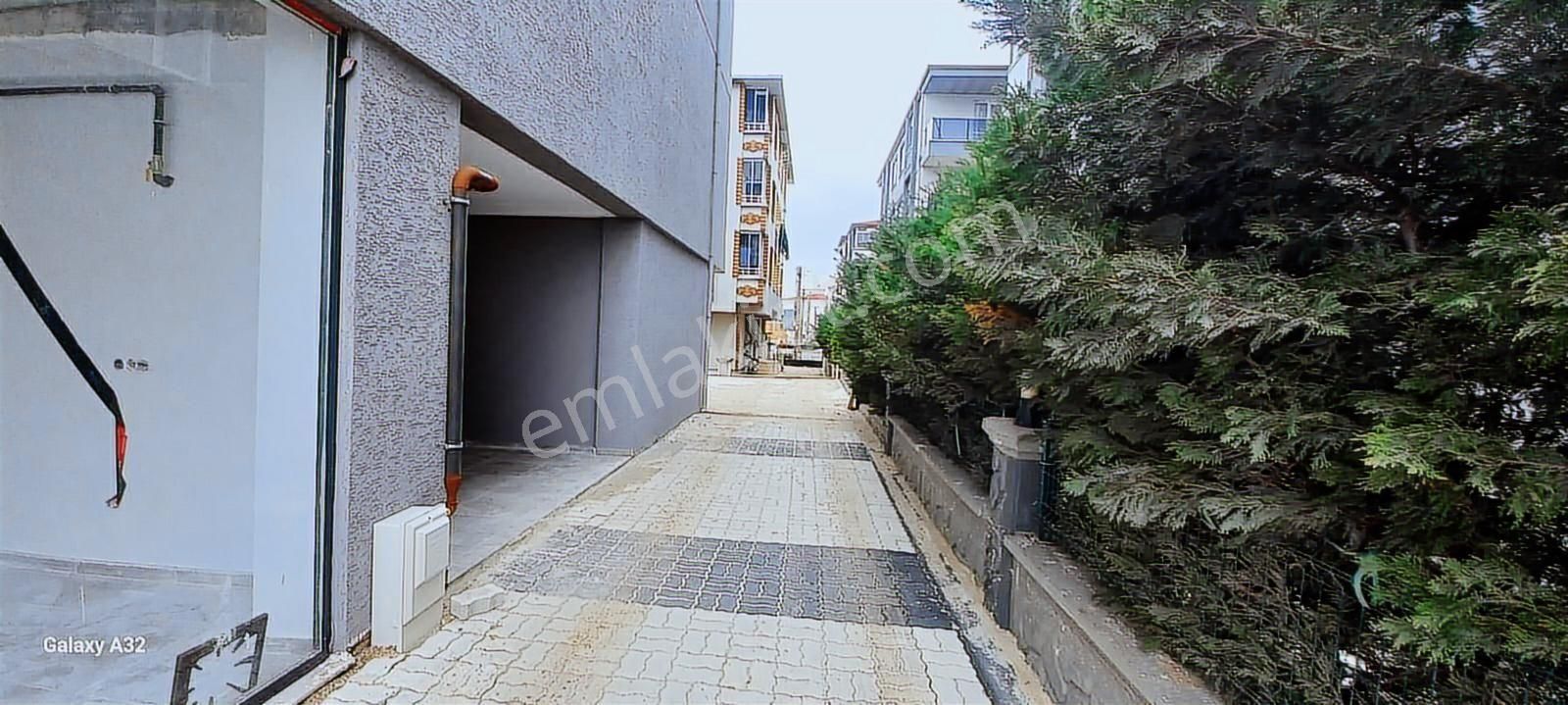 Lir Den Sarılar Yolu Üzerin De Yol Üstü Kiralık 1+1 Daire
