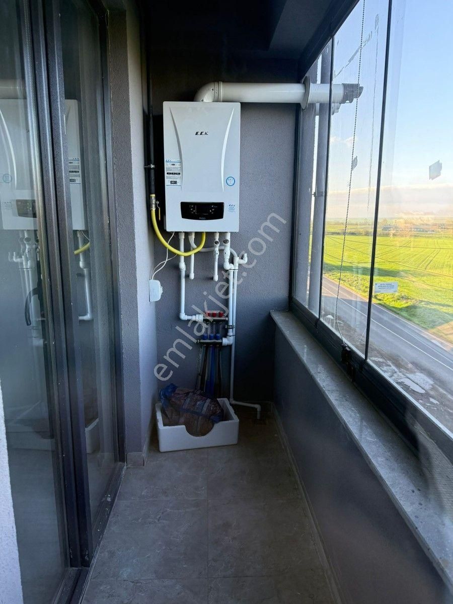 Lir Den Sarılar Yolu Üzerin De Yol Üstü Kiralık 1+1 Daire - Görsel 2
