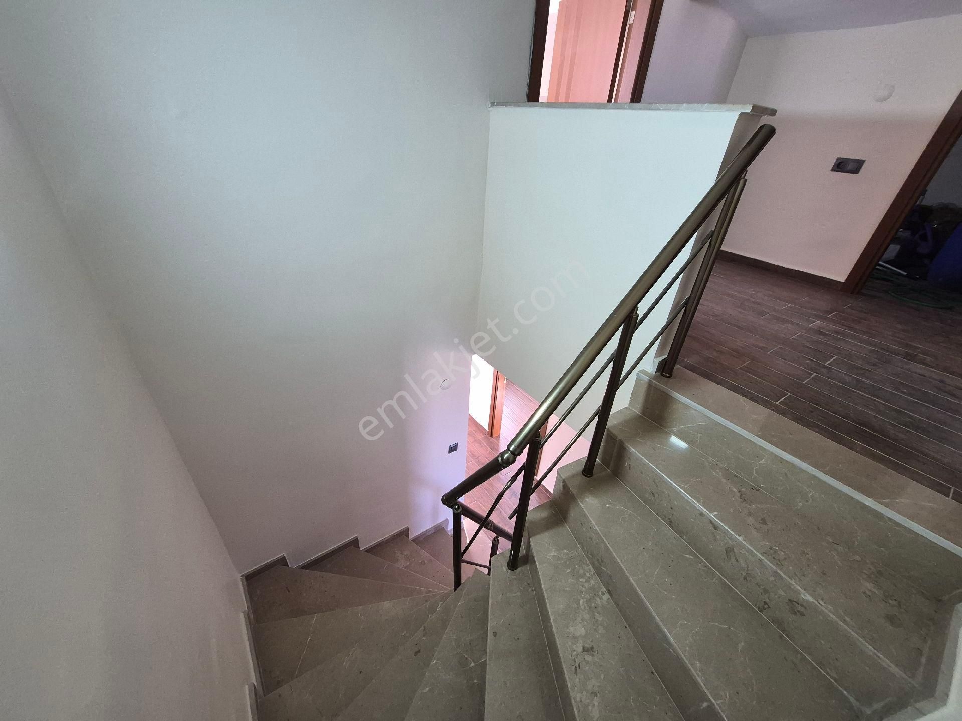 Caferli Bölgesinde5+1 Satılık Villa - Görsel 24