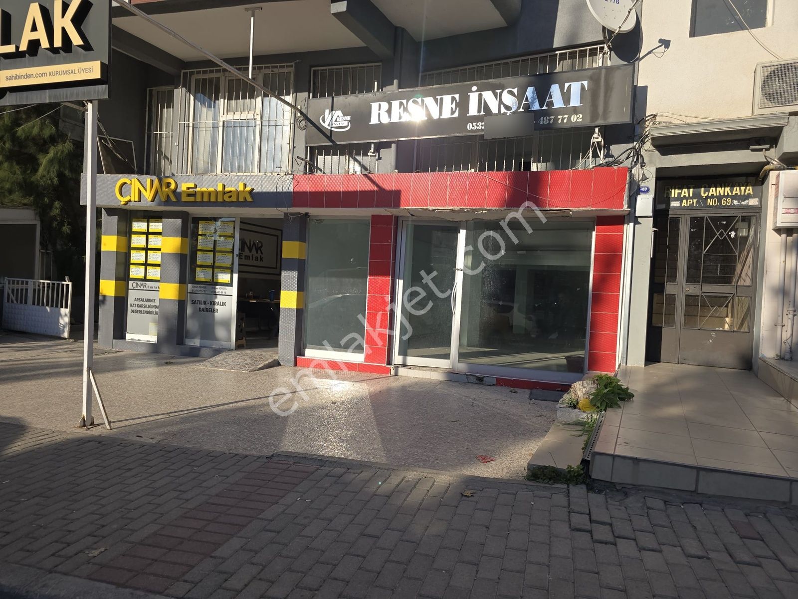 Yiğitler Mah Adnan Kahveci Caddesi Üzeri 160 M2 Satılık Dükkan