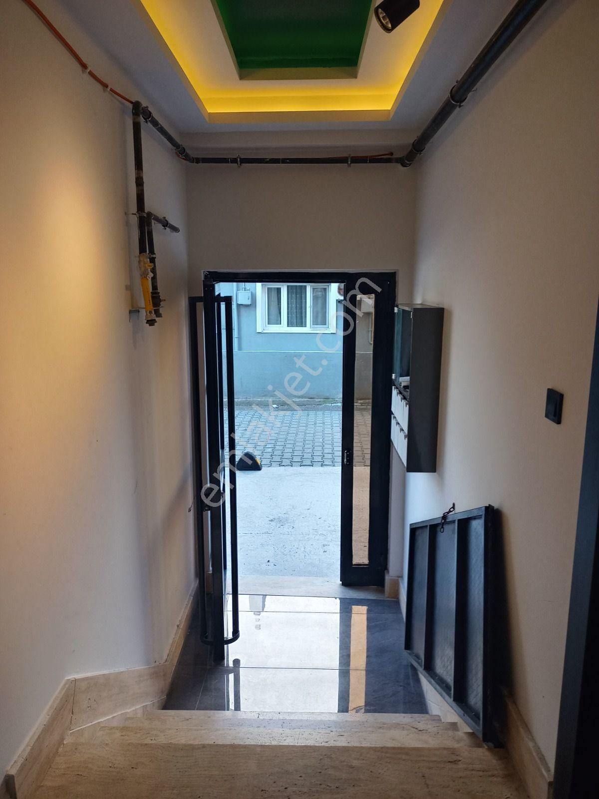 Çanakkale Merkez Mükemmel Konum Kat Mülkiyetli Satılık 1+1 Daire - Görsel 2