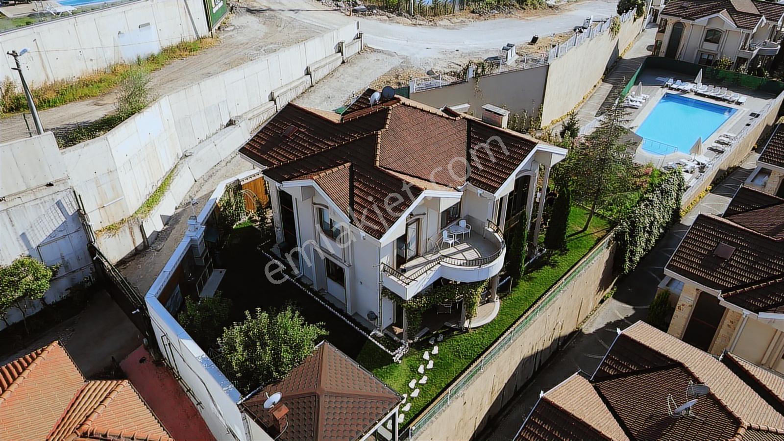 Başiskele Barbaros Mh Muhteşem Deniz Manzaralı Kış Bahçeli Villa - Görsel 11