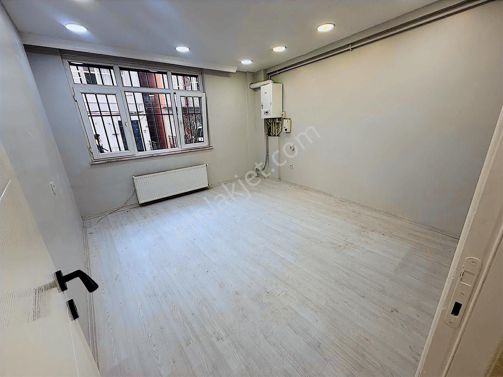 Boyalı Metro:5 Dk Yürm.mecidiyeköy Şahinler Sk Kiralık 3+1 Daire