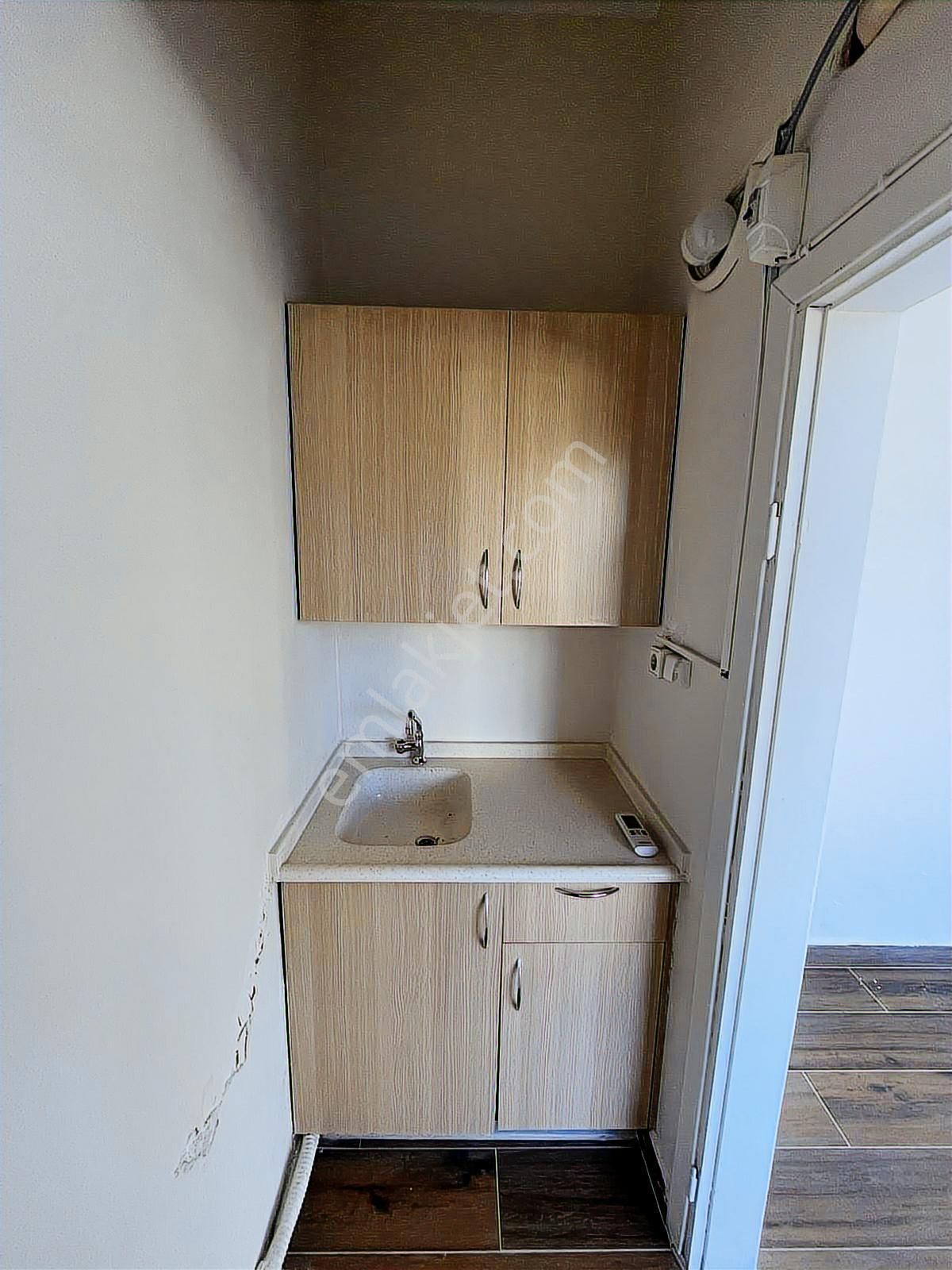 Gürler Caddesinde Fırsat Kiralık Ofis/dükkan-25m2 (fsmye 2dk) - Görsel 9