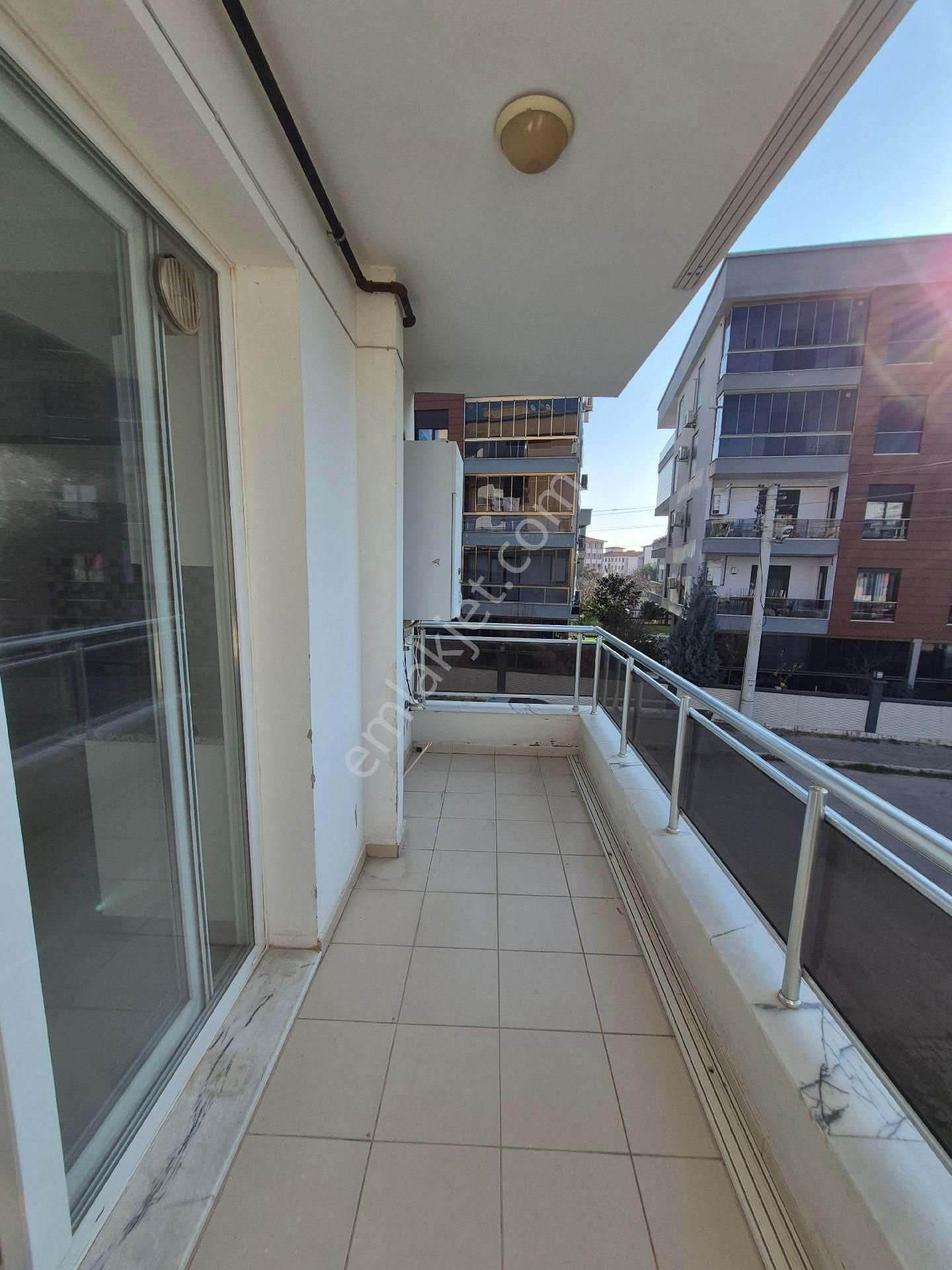 Menderes Kemalpaşa 3+1 Doğalgazlı Asansörlü Ebeyn Ban - Görsel 4