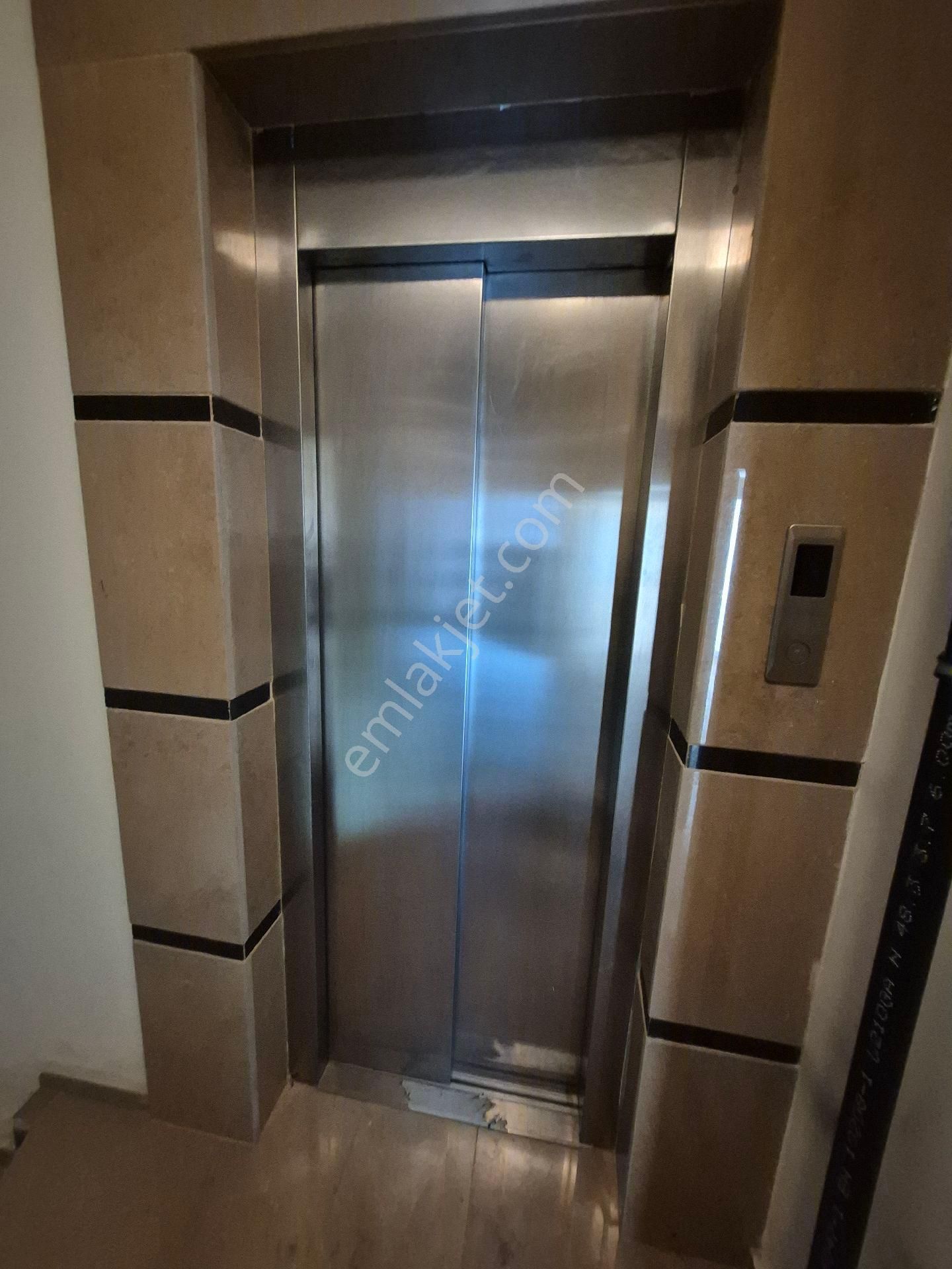 Menderes Kemalpaşa 3+1 Doğalgazlı Asansörlü Ebeyn Ban - Görsel 10