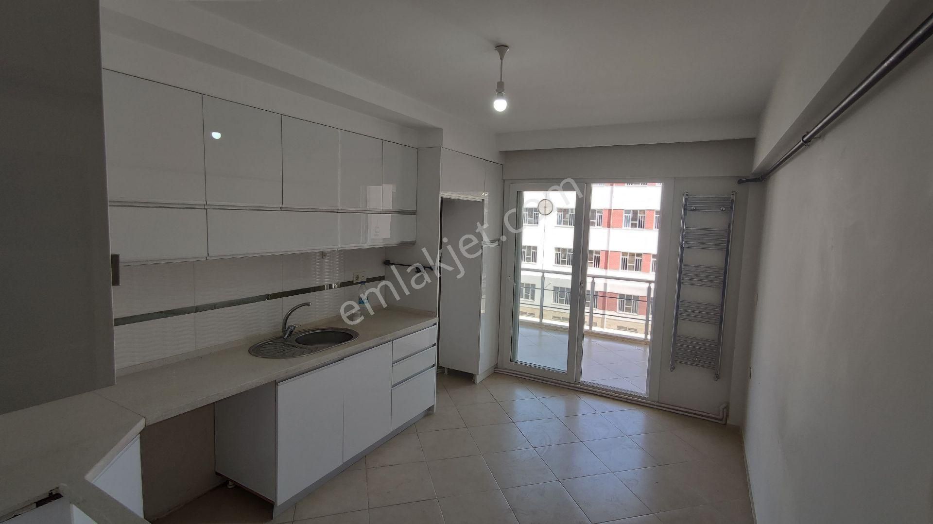 Sahibinden Adnan Menderes Mah.sitede Köşe Ara Kat - Görsel 19