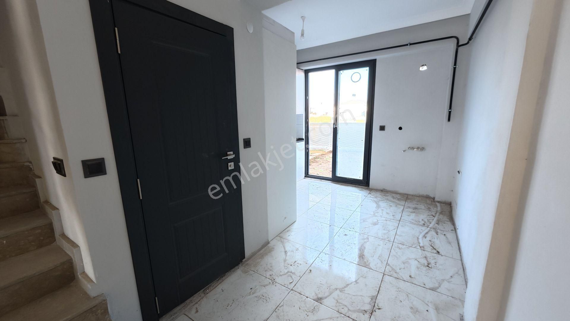 Sakarya Karasu'da Müstakil Havuzlu Teraslı 3+1 Sıfır Villa - Görsel 12