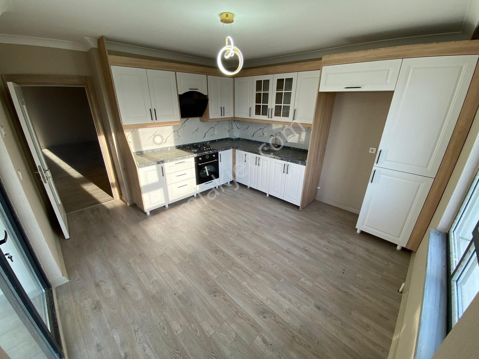 Sincan Saraycık Mah.de 5 Katta Ultra Lüks Yapılı 4+1 Sıfır Daire