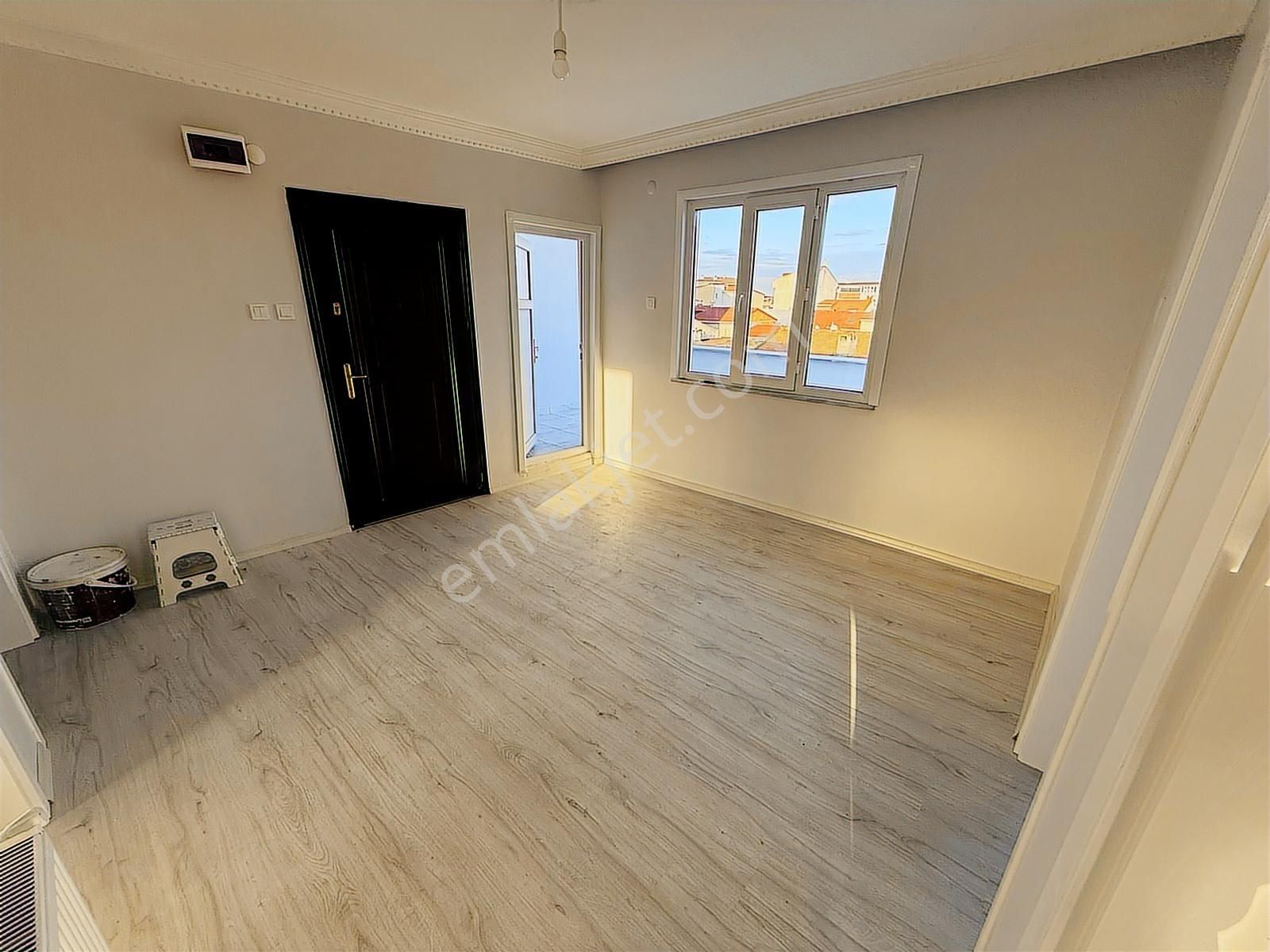 Cebeci'de Satılık 2+1 Masrafsız Çatı Katı Daire