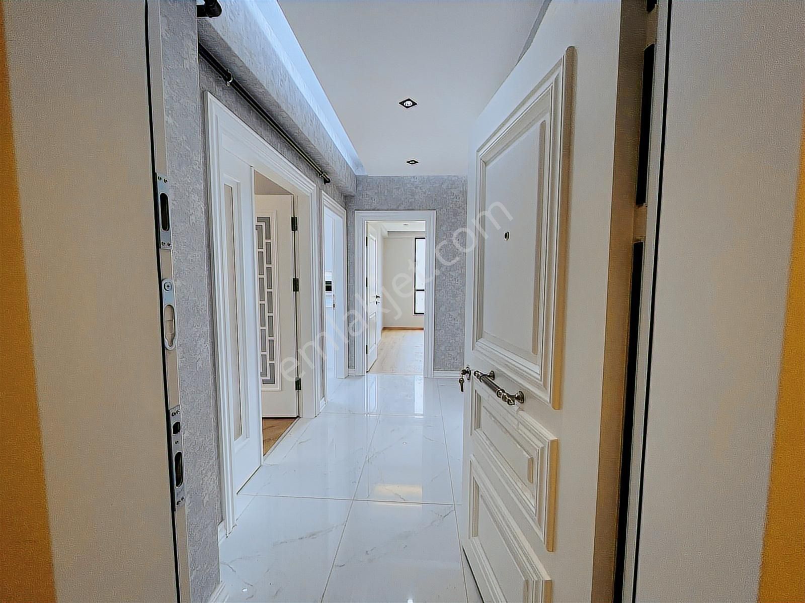 19 Mayıs Bulvarına Cephe Köşe Başında Deniz Manzaralı Lüks 3+1! - Görsel 24