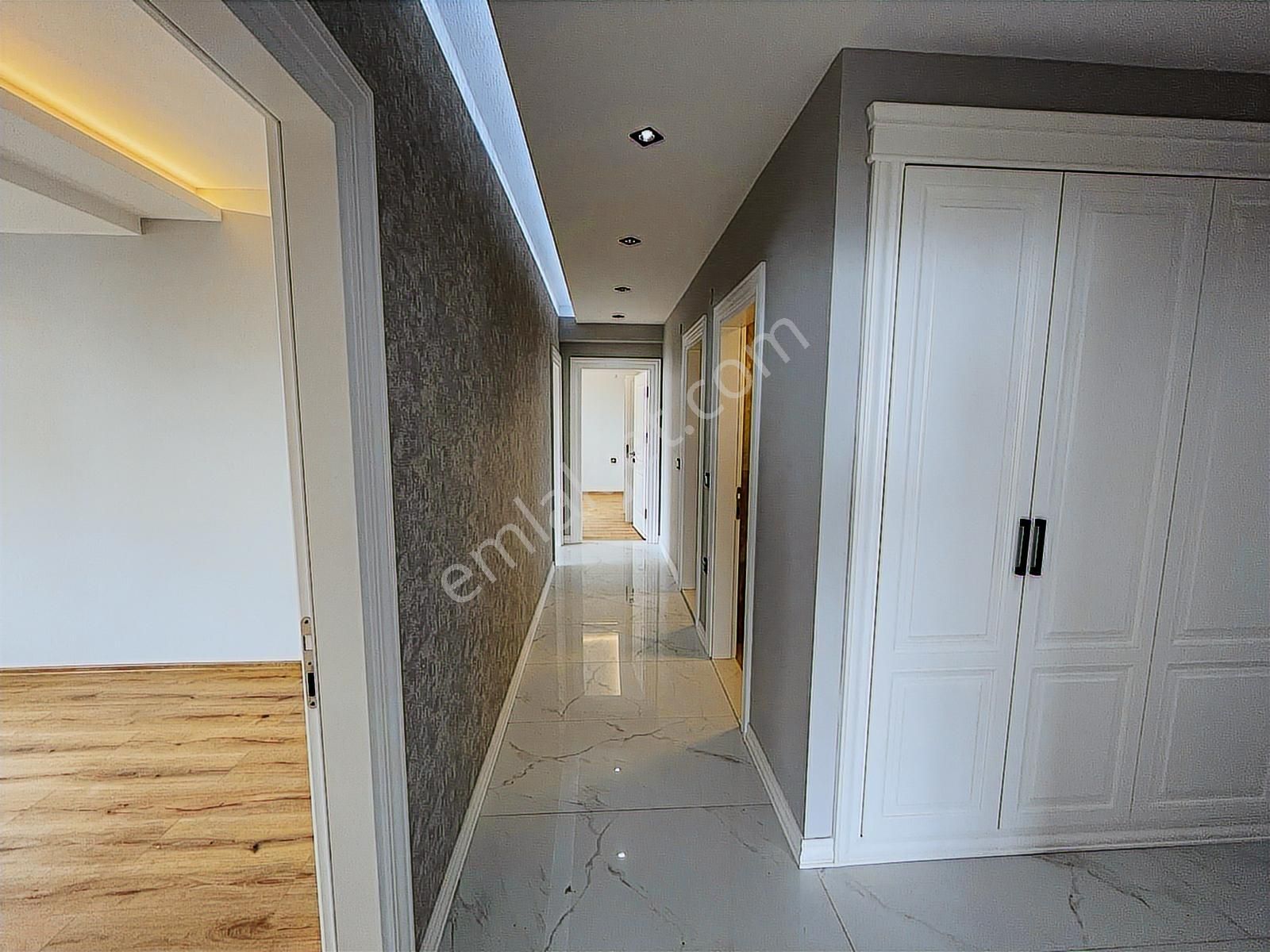 19 Mayıs Bulvarına Cephe Köşe Başında Deniz Manzaralı Lüks 3+1! - Görsel 13