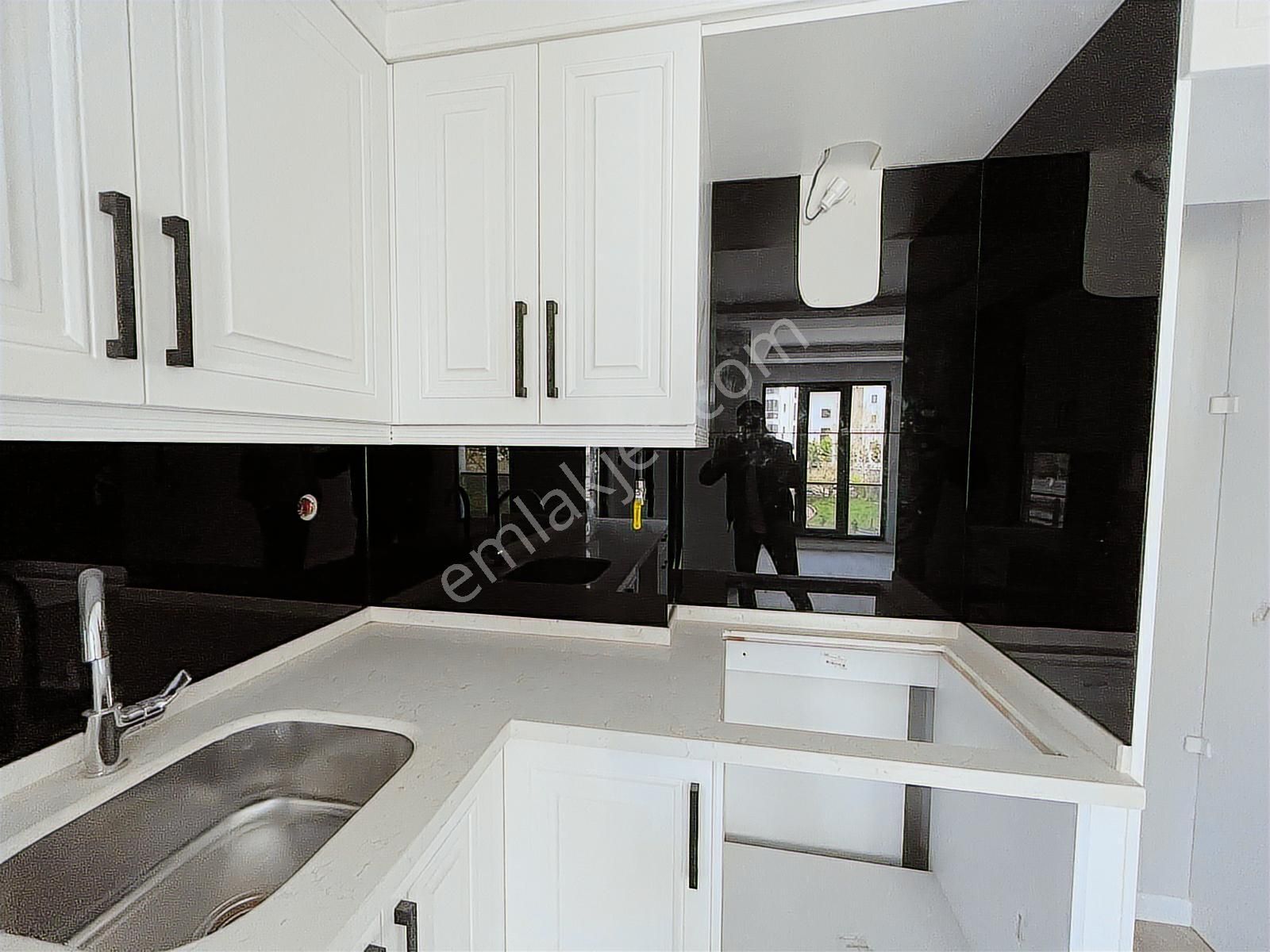 19 Mayıs Blv. Ve Cağaloğlu Cad. Arasında Lüks 1+1 Daire! - Görsel 19