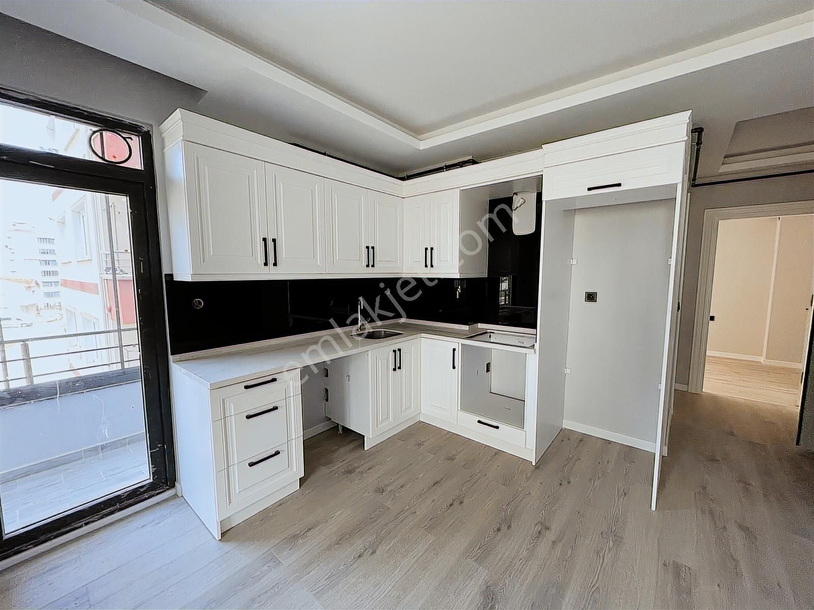 19 Mayıs Blv. Ve Cağaloğlu Cad. Arasında Lüks 1+1 Daire! - Görsel 23