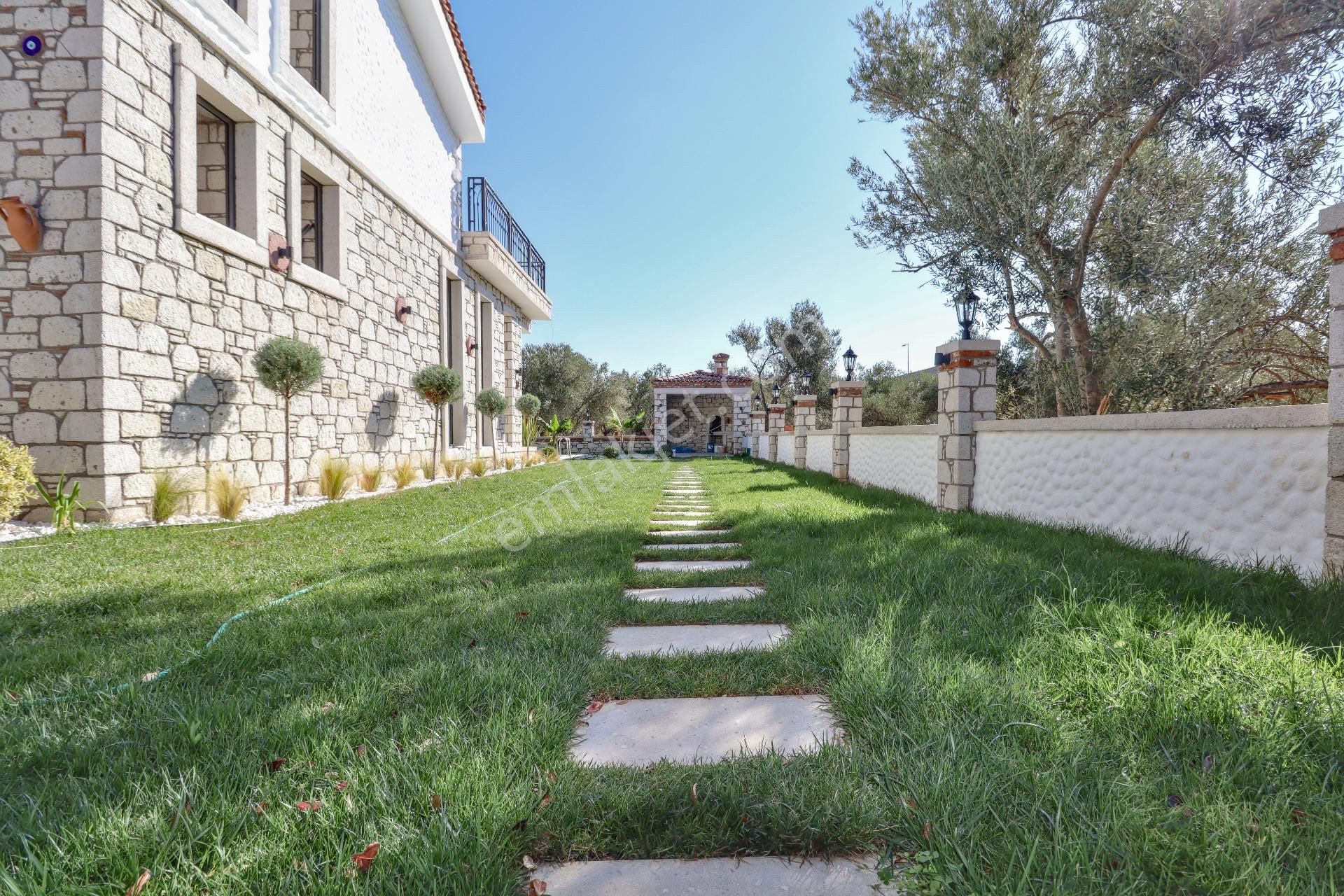 Altınoluk'ta 650 M2 Arsa Özel Havuzlu Alaçatı Konsept Villa - Görsel 13