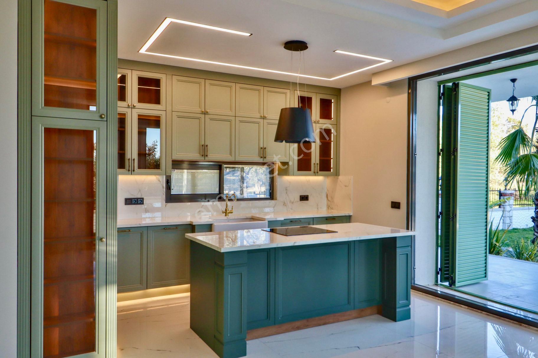 Altınoluk'ta 650 M2 Arsa Özel Havuzlu Alaçatı Konsept Villa - Görsel 18